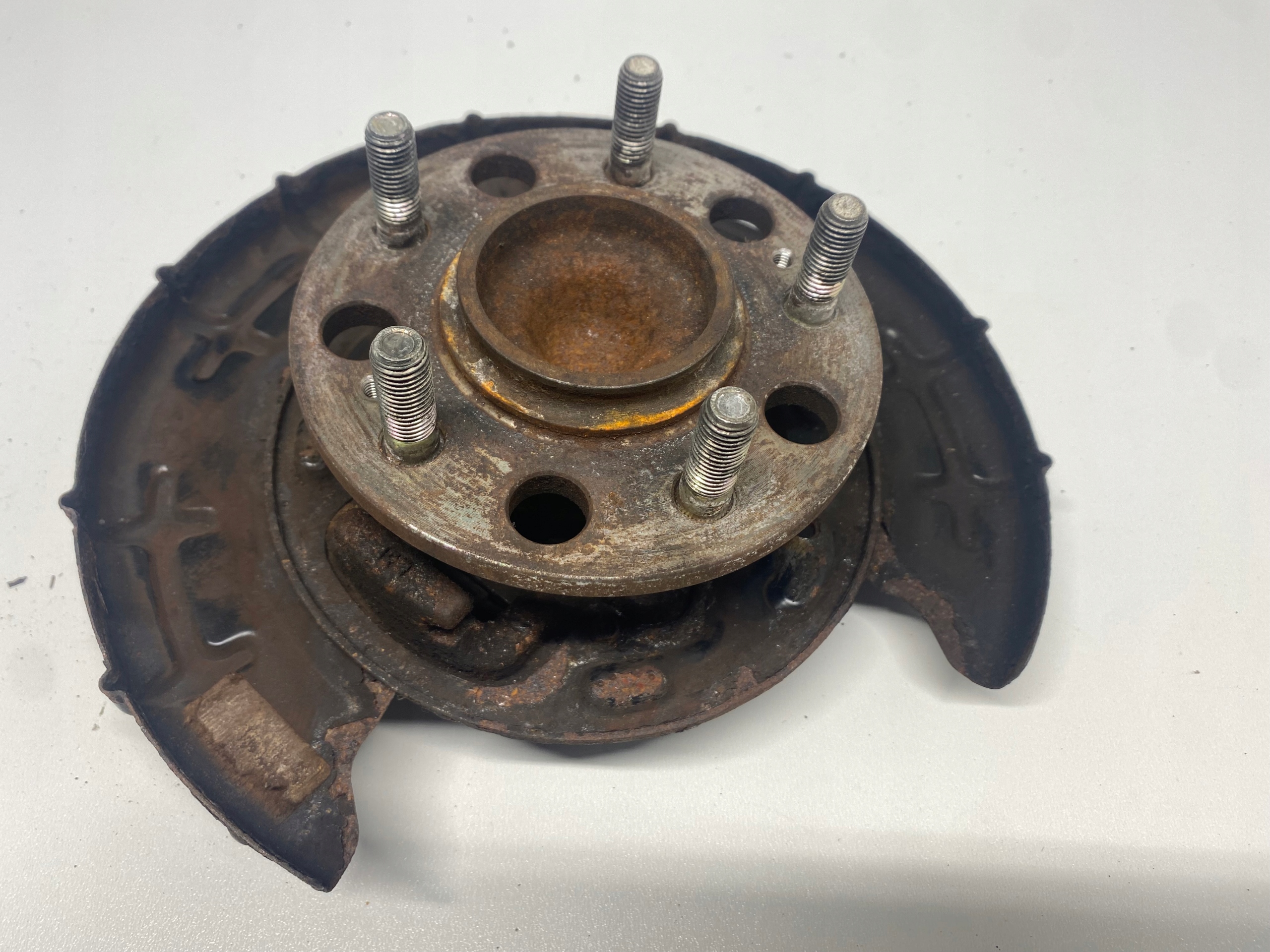 TARCZA KOTWICZNA OSŁONA TARCZY HAMULCOWEJ PRAWA TYŁ HYUNDAI IX35