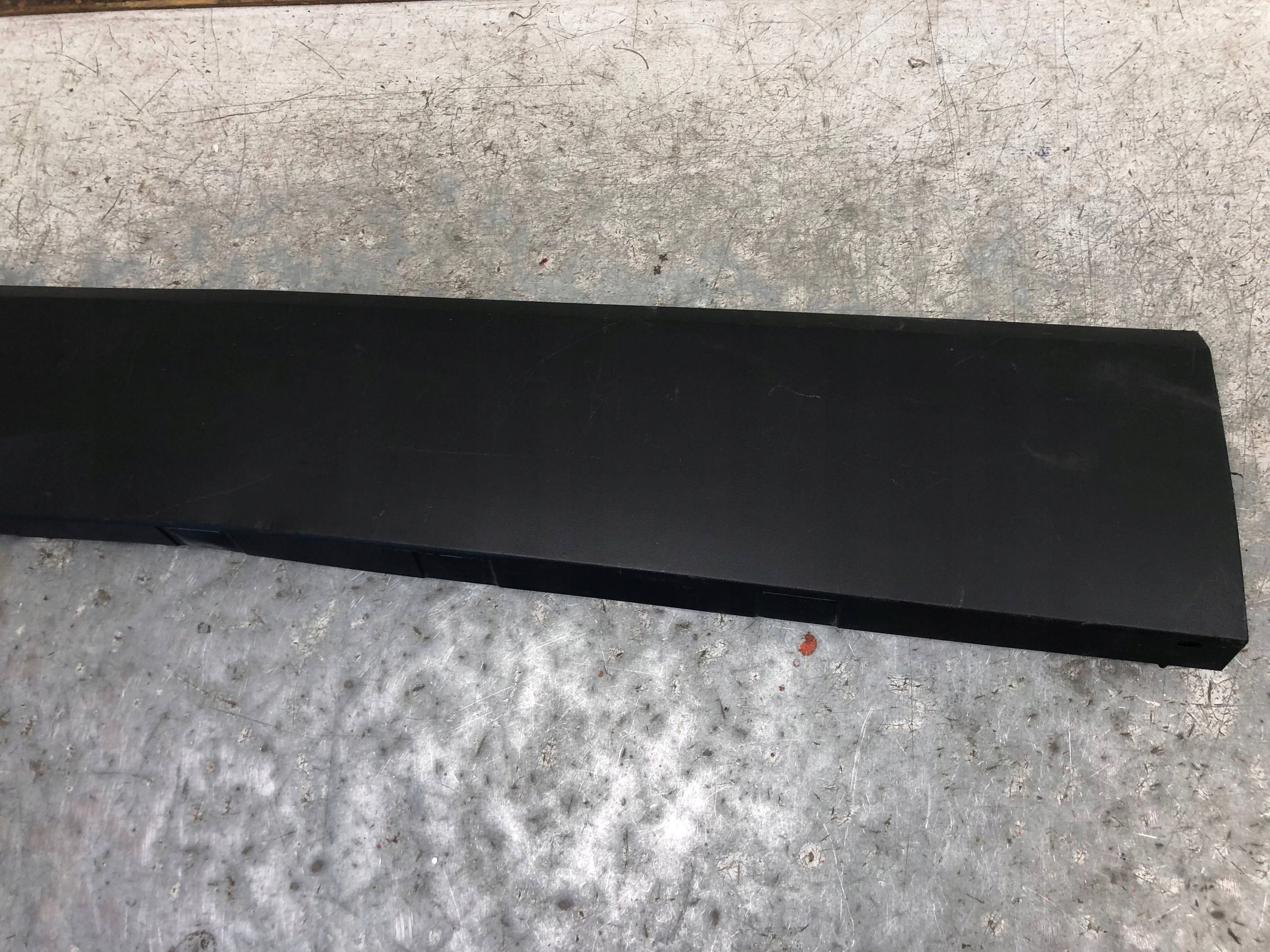 moulding door left front VW TIGUAN III 571854939C