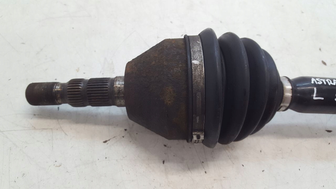 semi-axis left short. Opel Astra H 2,0T GTC
