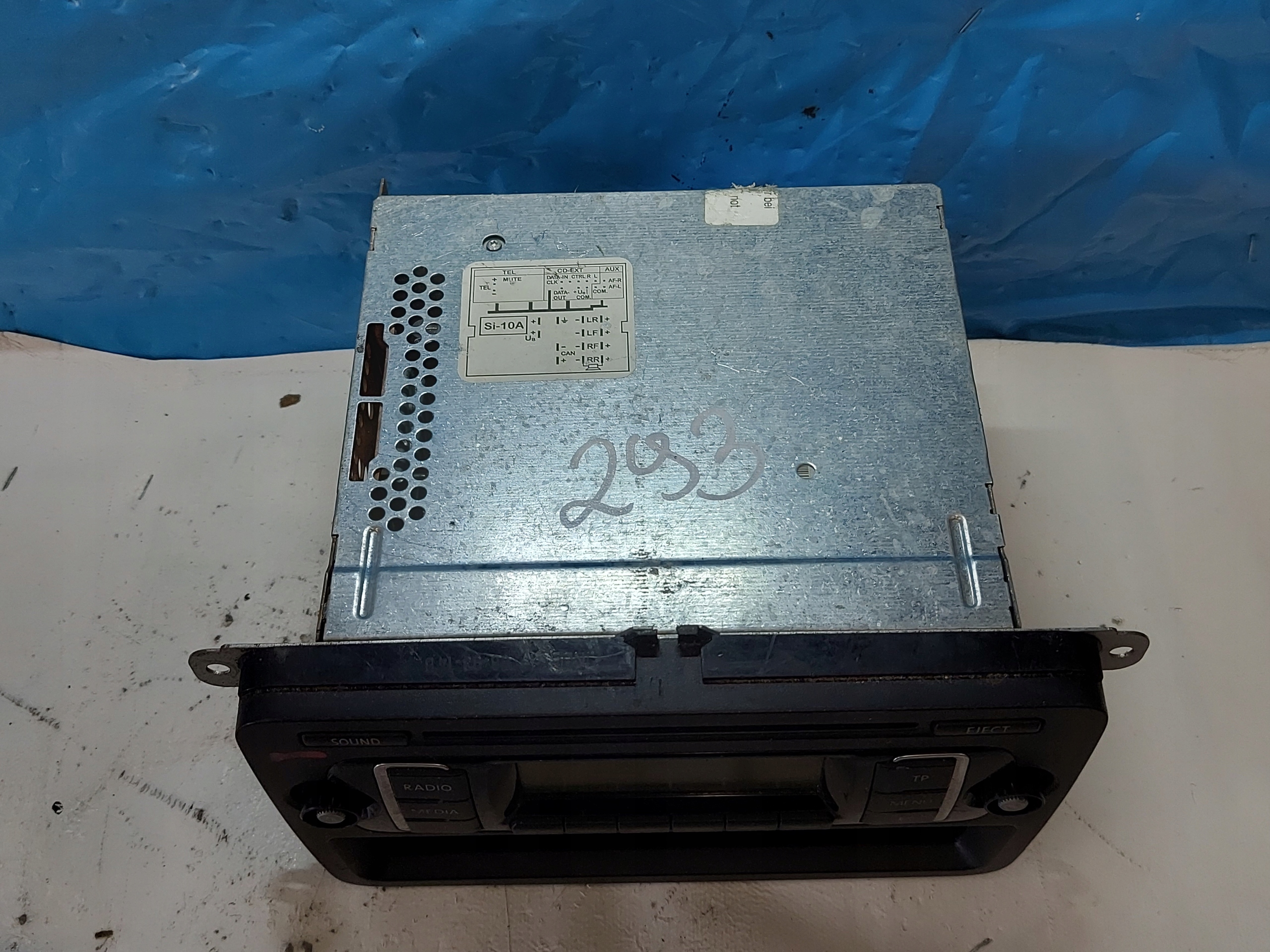 RADIO EKRAN GOLF V 1K0035156A