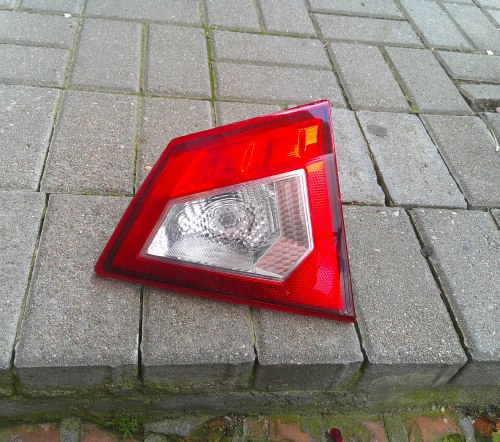 SUZUKI VITARA III 15+ PRAWA TYLNA LAMPA KLAPA ORYGINAŁ