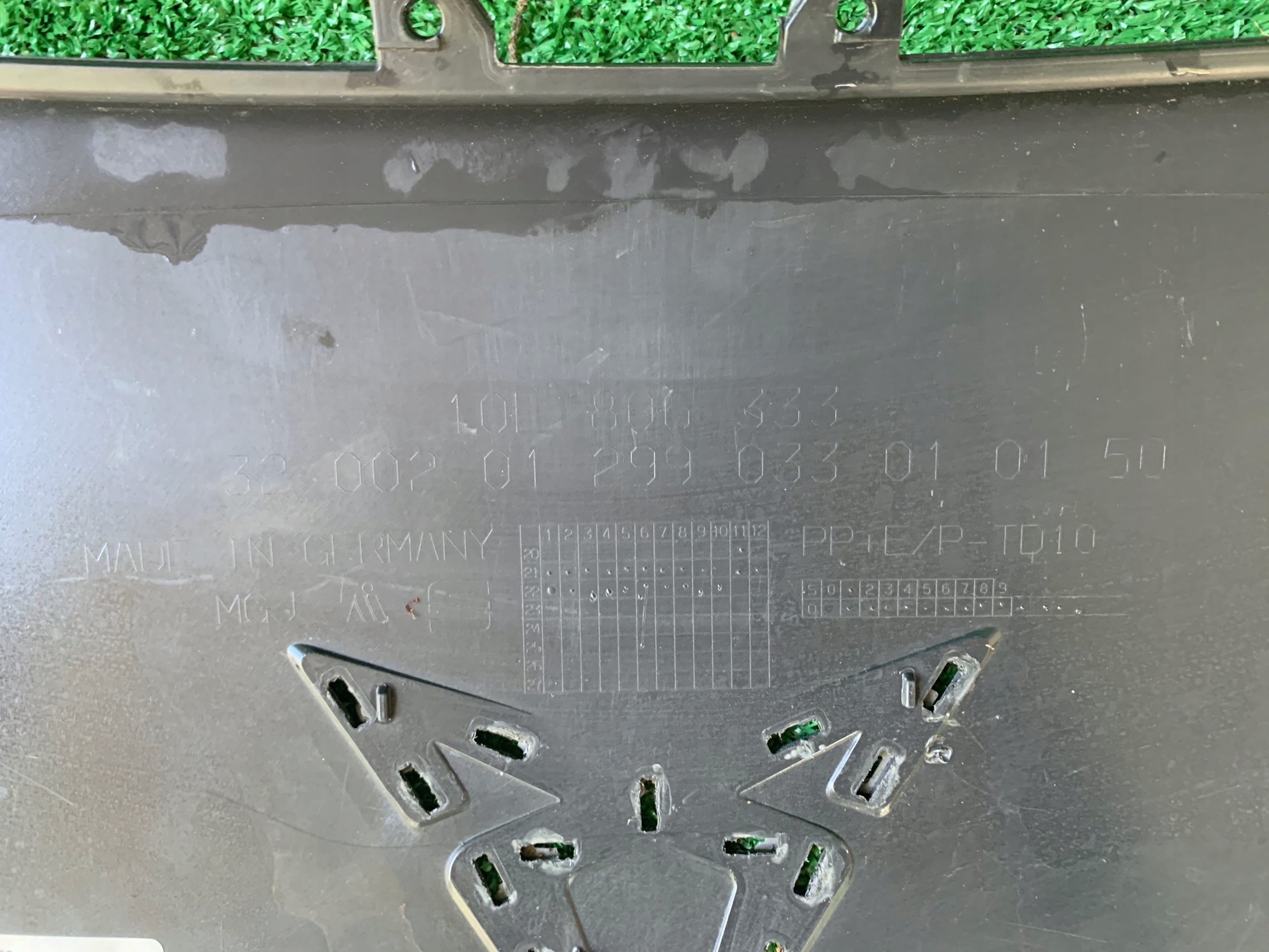 CUPRA BORN GRILL NOSEK GORA DER STOSSSTANGE BLENDE SCHUTZKAPPE