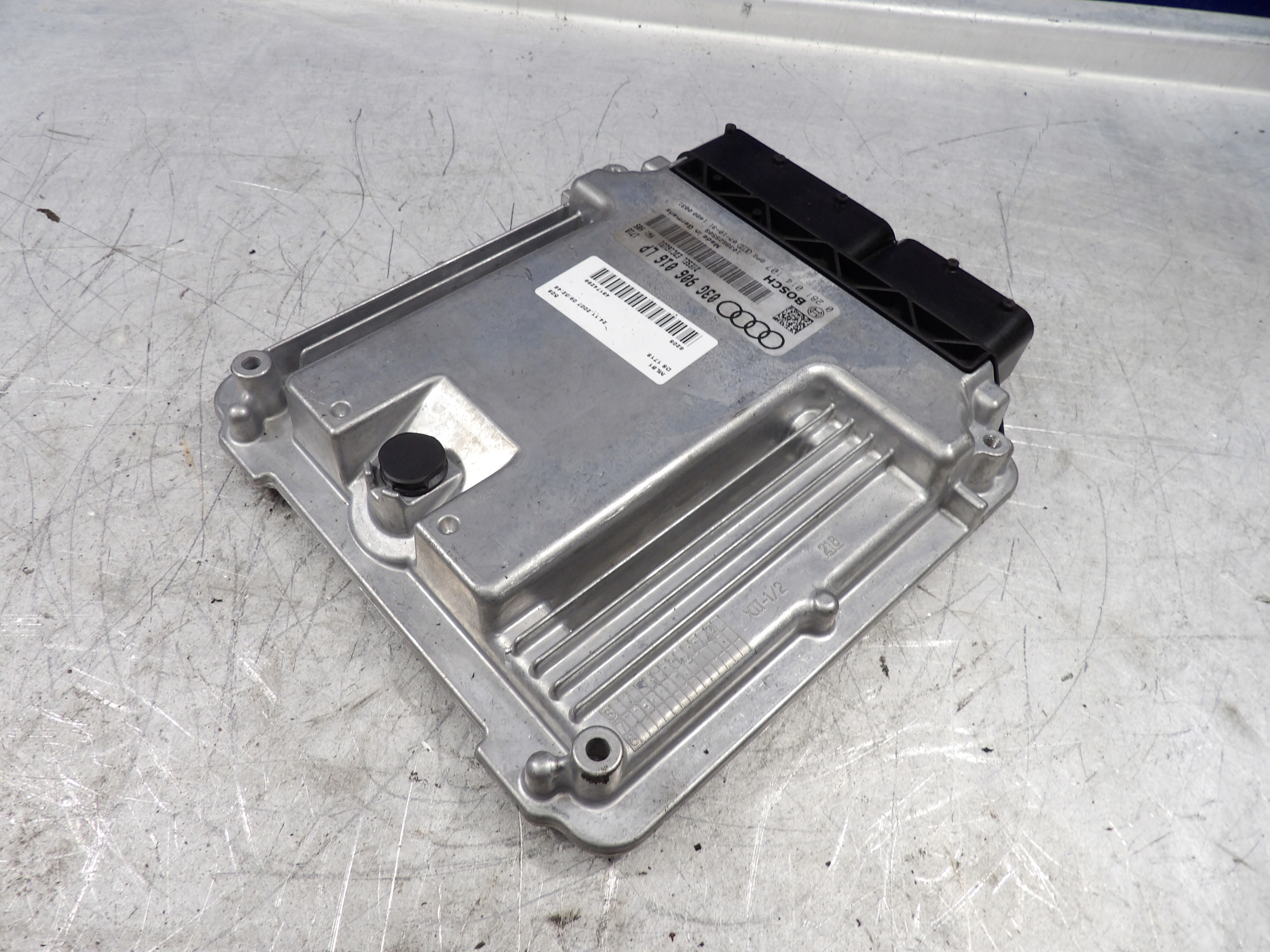 Audi A4 B7 Computer, Bedienteil 03G906016LP, 0281014107