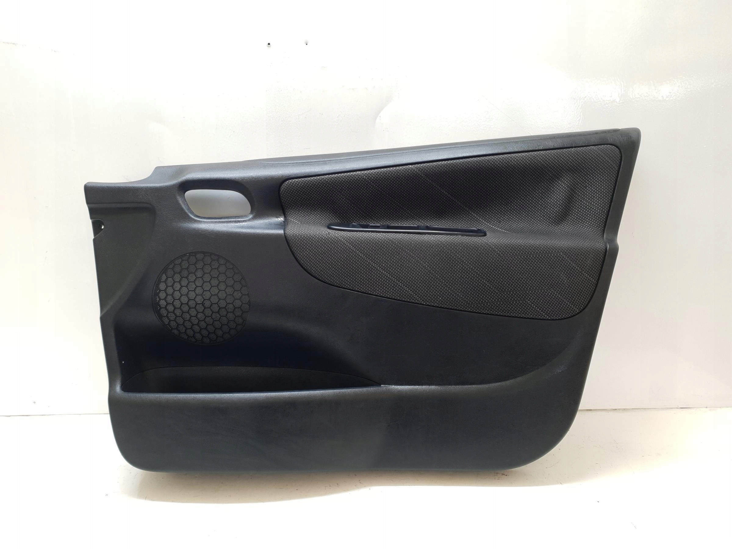 ОБШИВКА ДВЕРІ ПРАВИЙ ПЕРЕД PEUGEOT 207