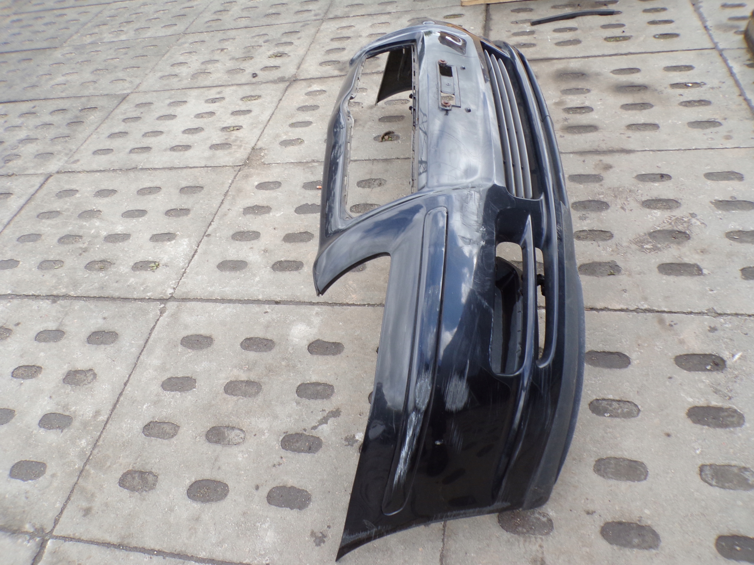 front bumper front TOYOTA AVENSIS T25 colour 209