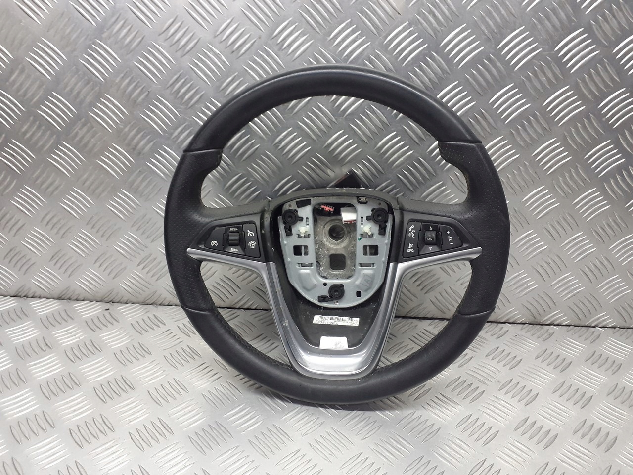 рулевое колесо кожа opel Astra J 13351028