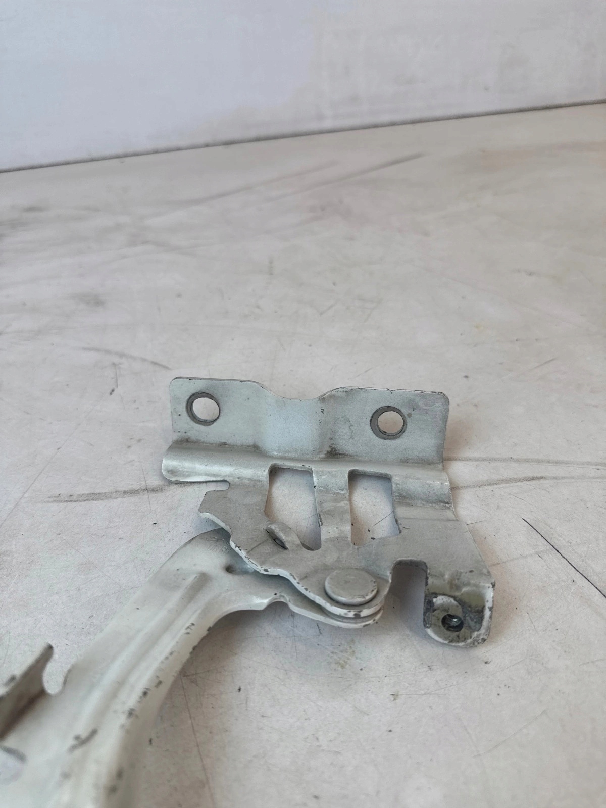 hinge bonnets front front right Kia Rio III