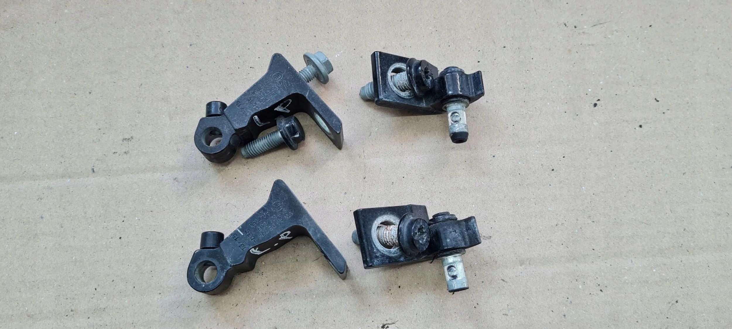 S3 8V sedan A3 hinge hinges door left left rear part LY9B