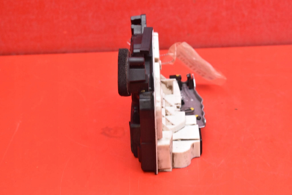 lock door right front front EU 5E1837016A SKODA YETI LIFT 13-18