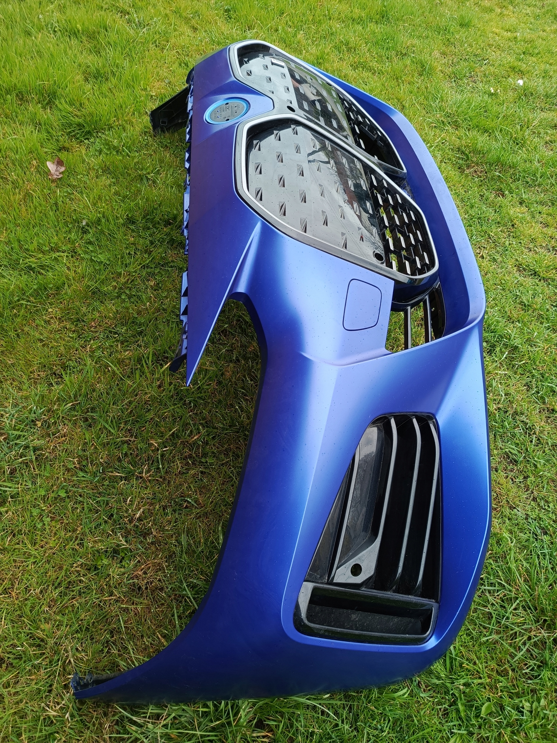 BMW i4 I4 G26 MPAKIET M PAKIET M-PAKIET ZDERZAK PRZEDNI PRZÓD ATRAPA Strona zabudowy przód