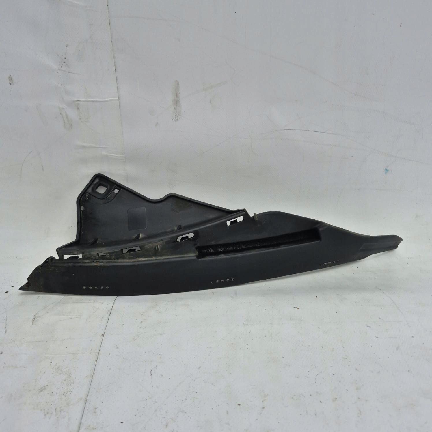 MERCEDES B-KLASA III 3 W247 AMG 18-23 holder support right front front