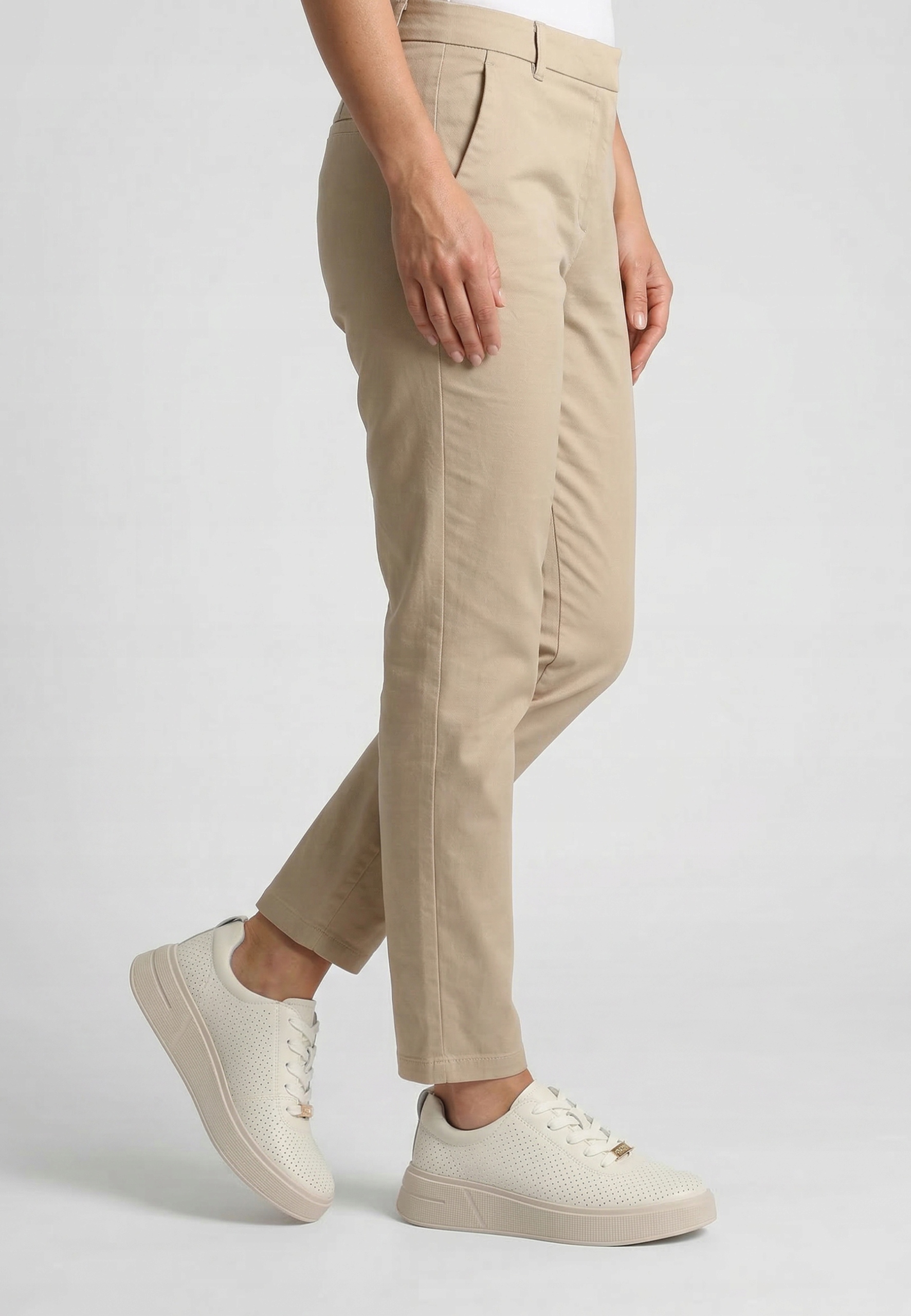 Venezia skórzane perforowane damskie sneakersy w beżowym kolorze rozmiar 37