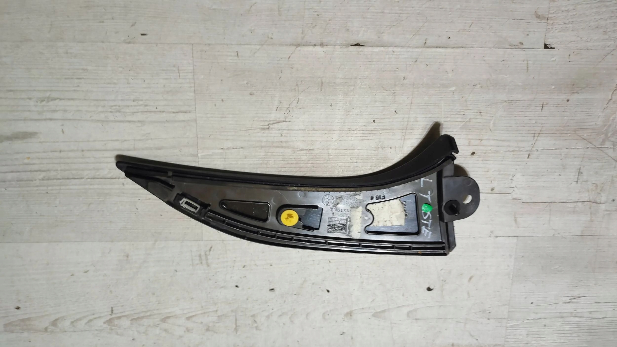 Alfa Romeo Stelvio 2021 moulding covering windows