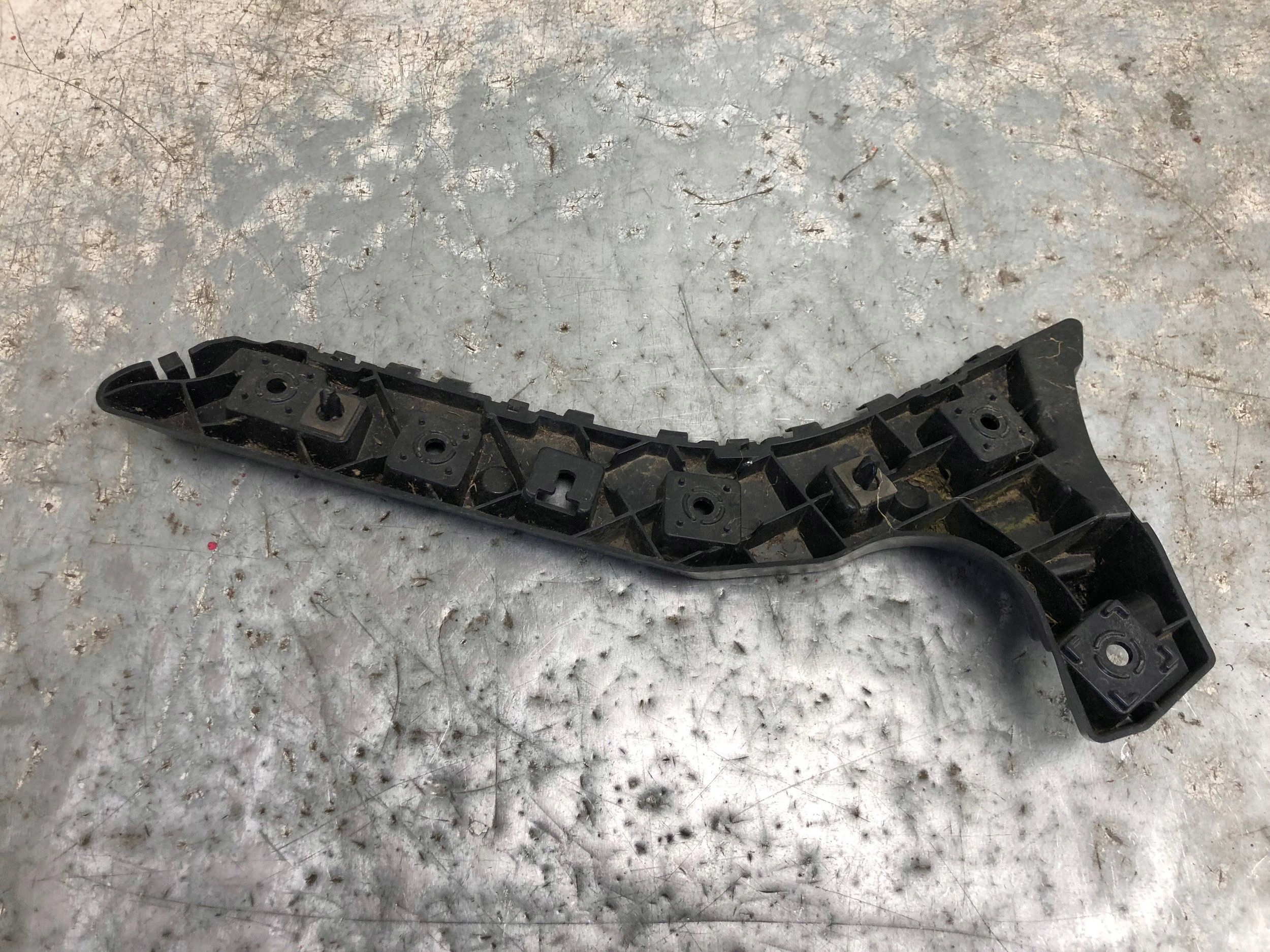 bumper bracket left rear part FORD MONDEO MK5 HB DS73-17A882-B