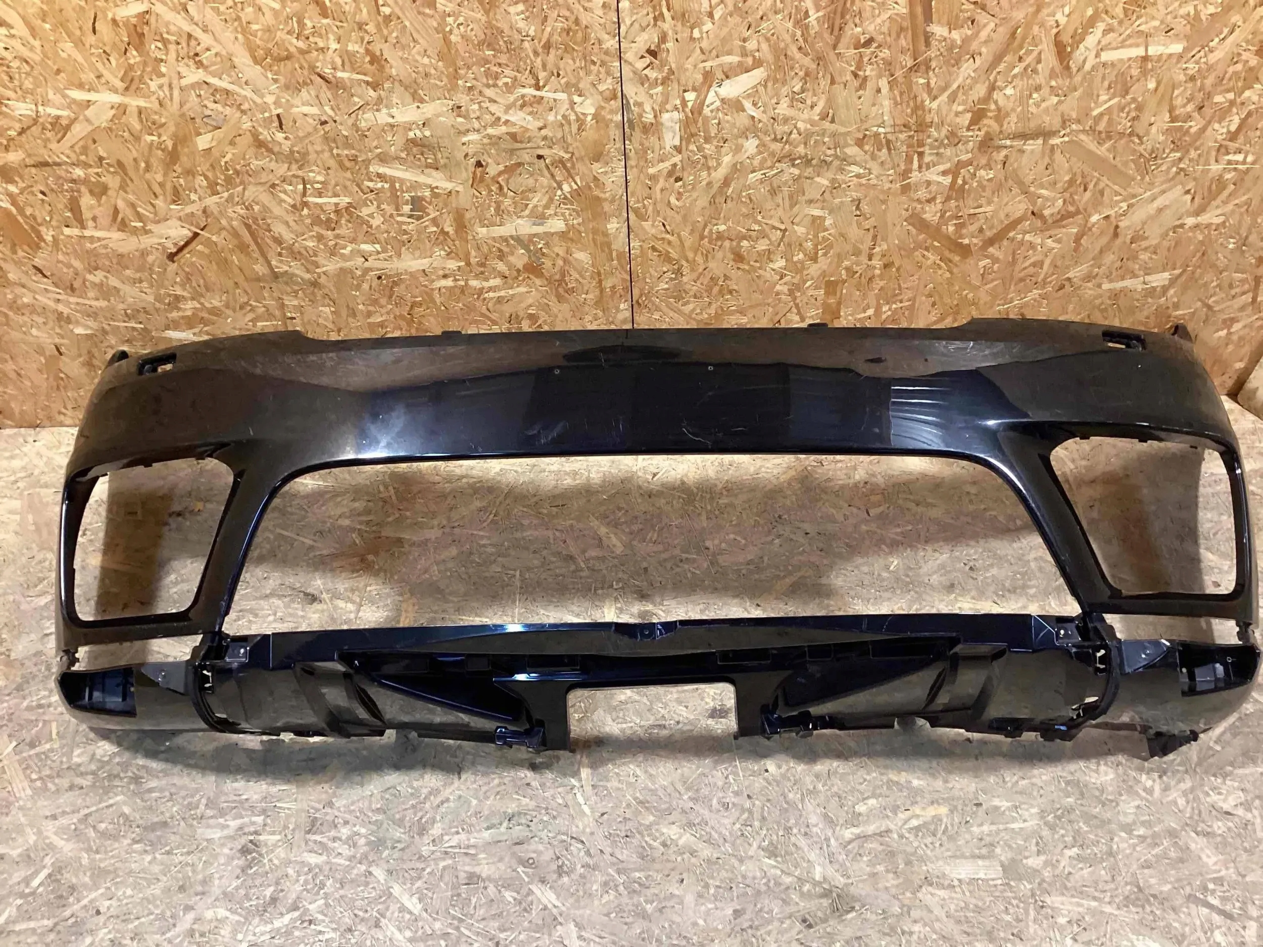 Land Rover Range Rover Sport L494 Zderzak przód LR098918