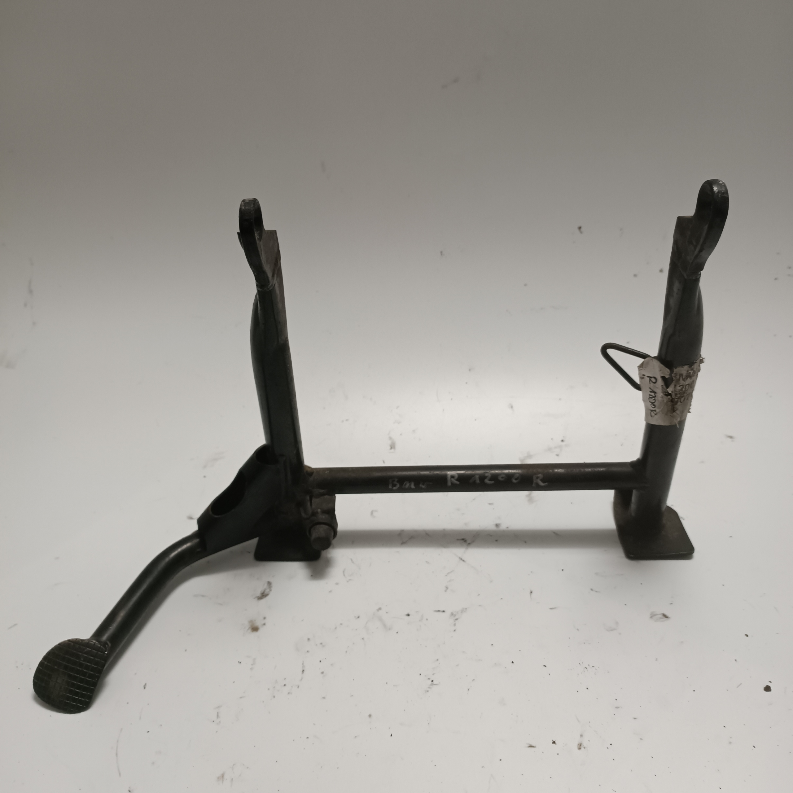 8765454321231576 - BMW R1200R ЦЕНТРАЛЬНА ПІДНІЖКА