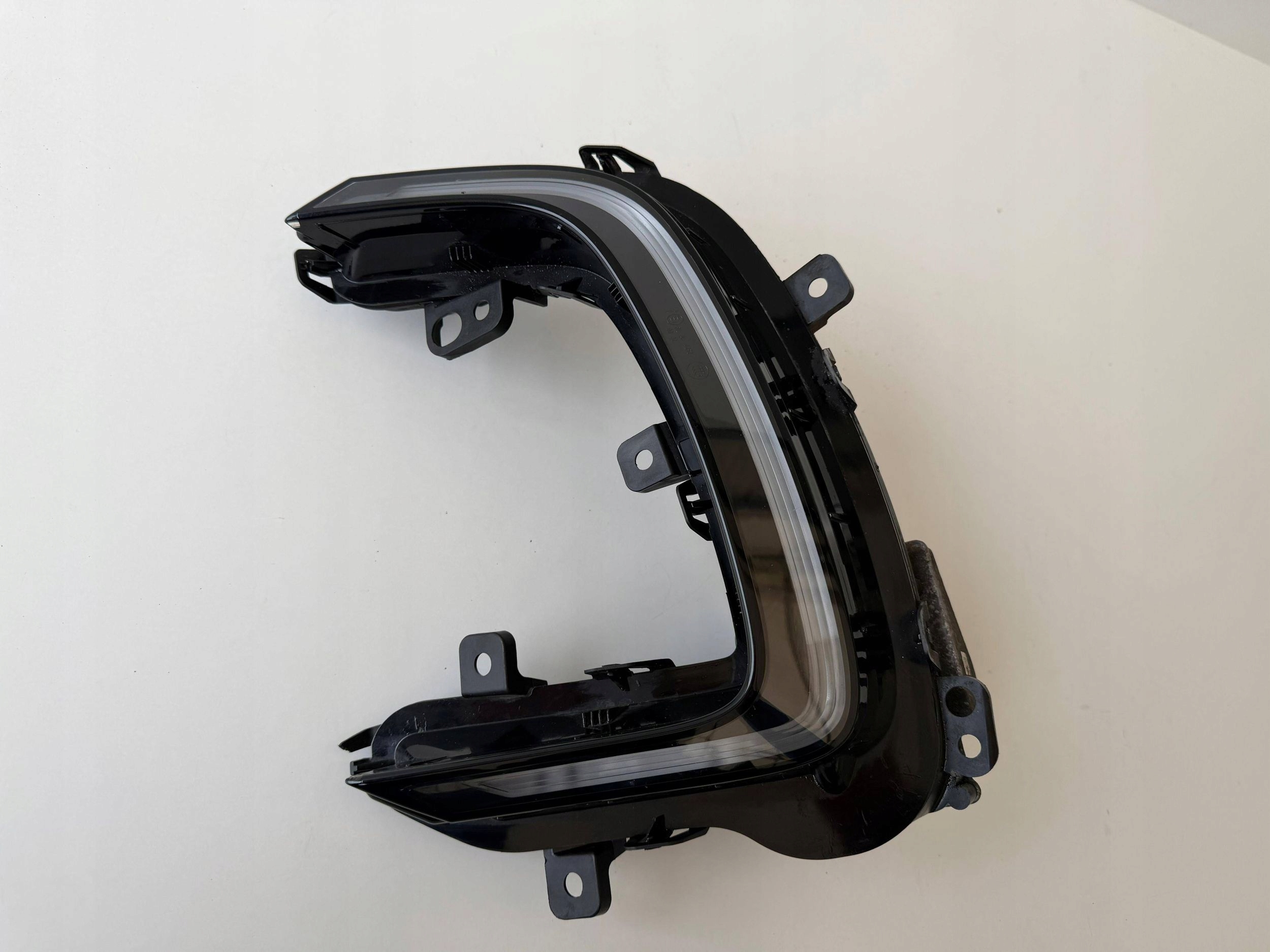 vw РЕСТАЙЛИНГ ГАЛОГЕН правый led 12E941056 e оригинал