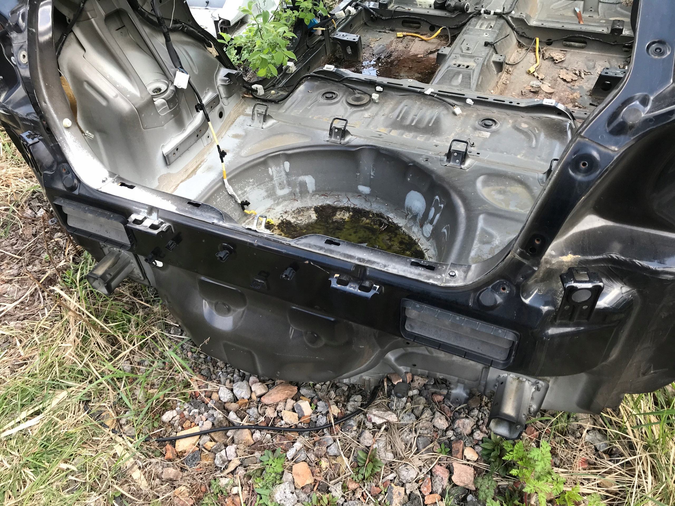 SUZUKI BALENO II 2015 PAS TYLNY Z PODLOGA SCIANA TYLNA ORYGINAL