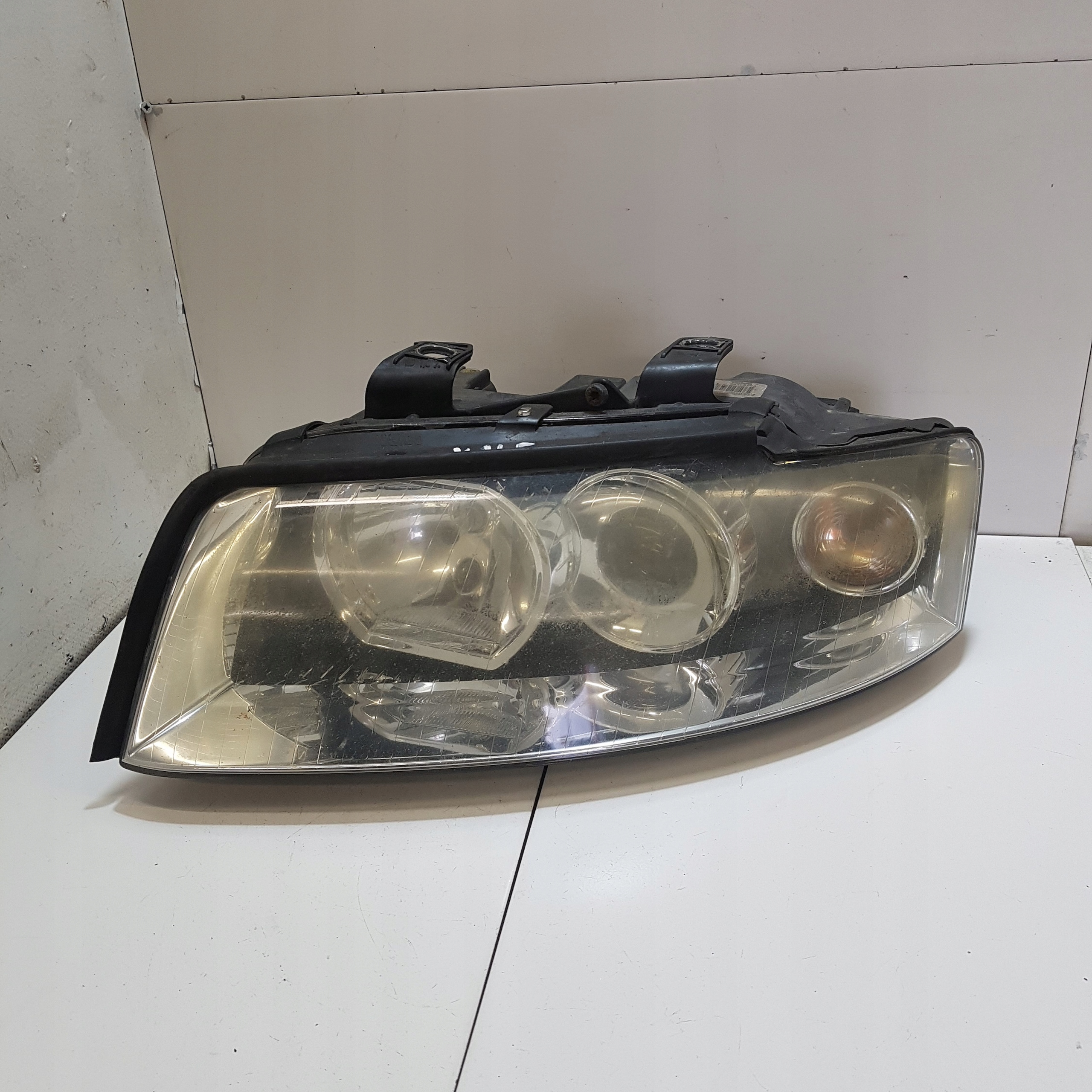 light left front AUDI A4 B6 8E0941003F 89305690