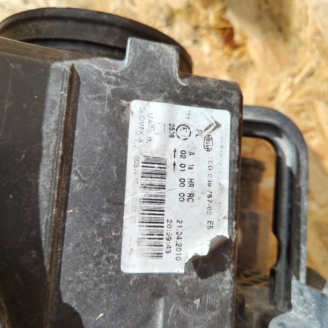 light right front CITROEN C3 PICASSO REFLEKTOR HALOGENOWY 2008+