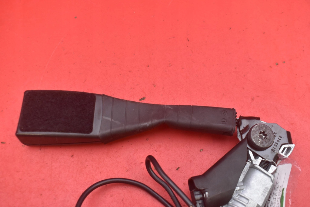 spanner gurtschloss rechts vorne 13225285 OPEL CORSA D 5D 06-11