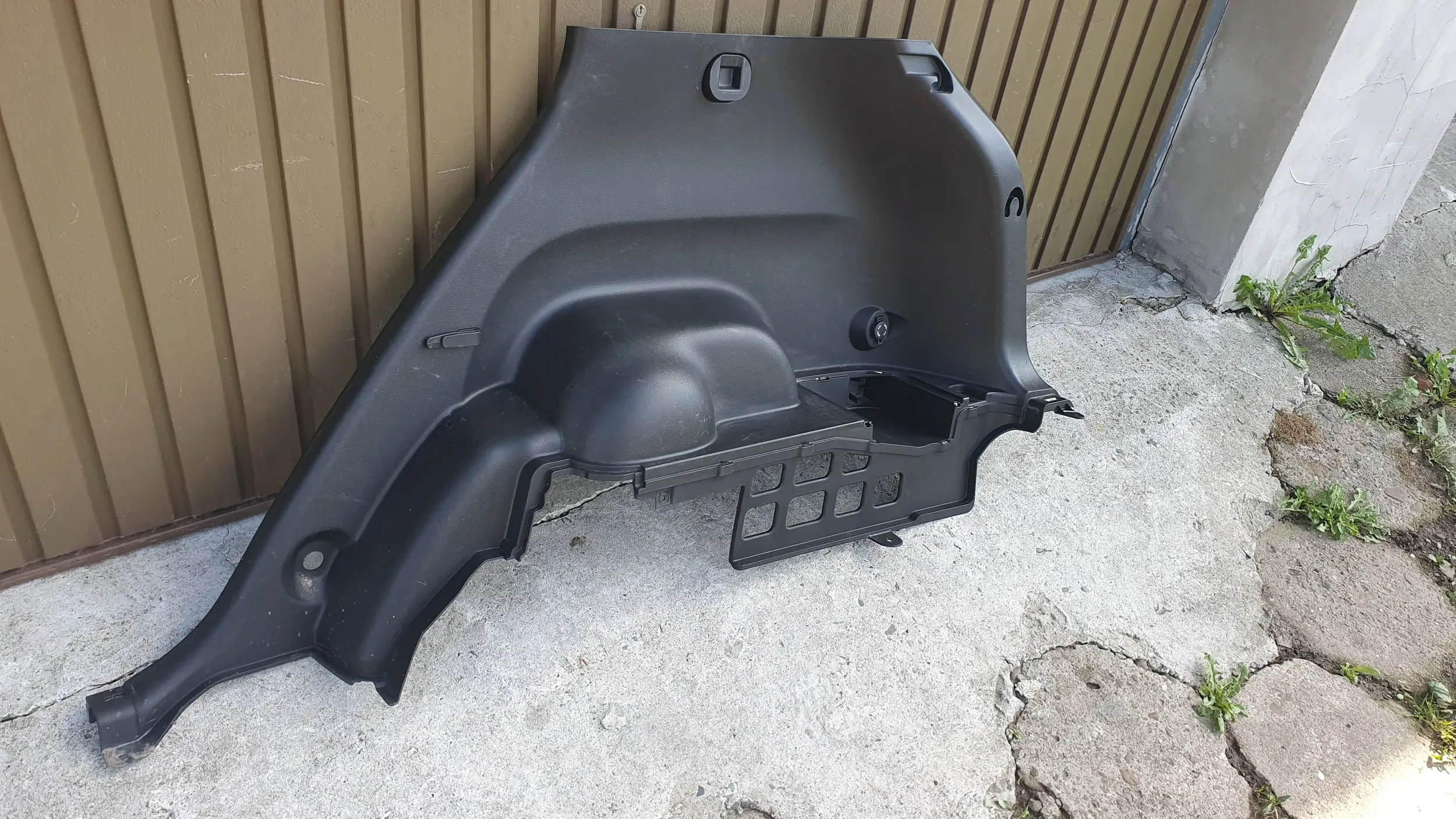 SsangYong Korando 3 III 10- side upholstery boot right