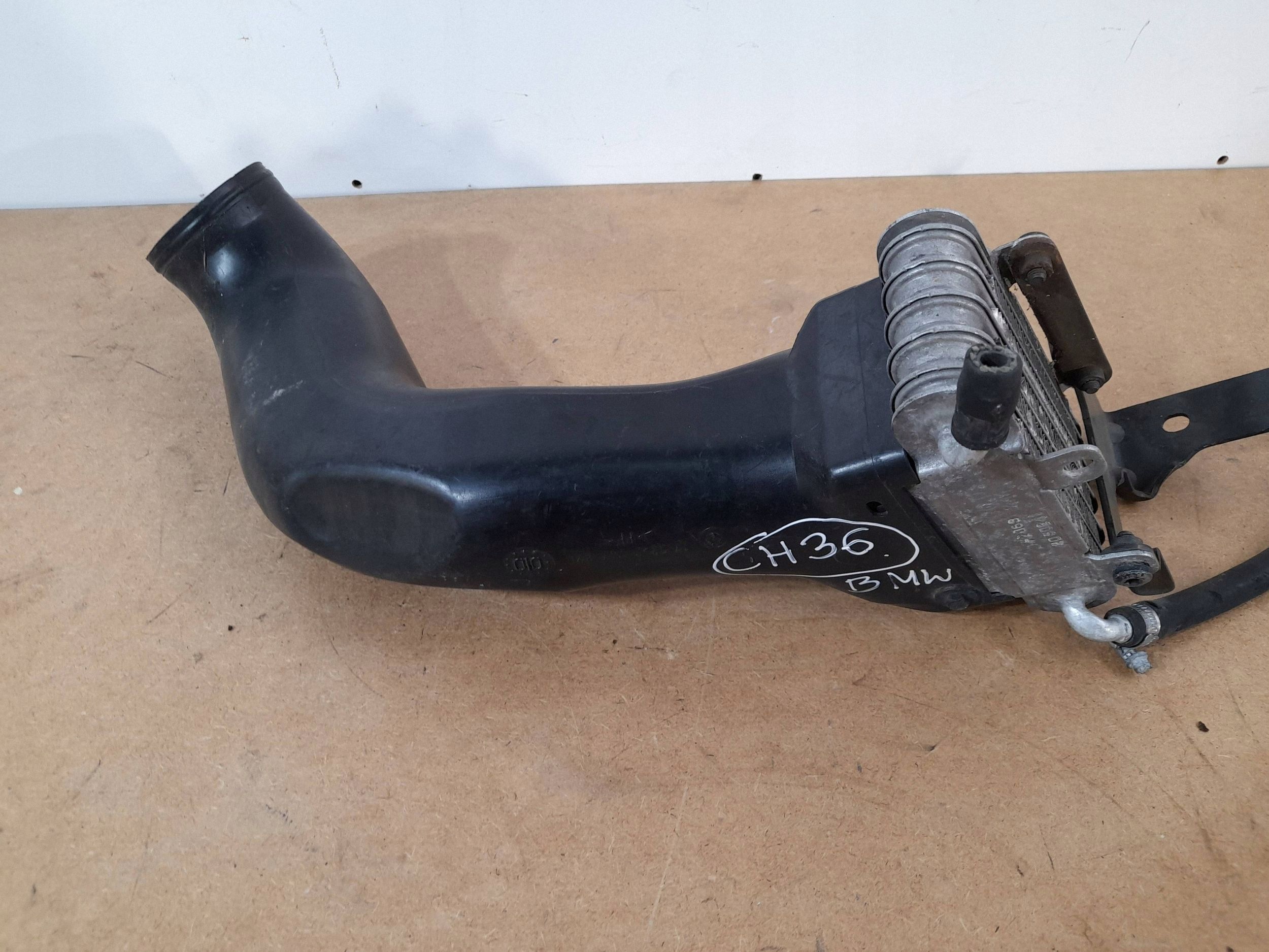 BMW 5 E39 3,0D Radiateur / refroidisseur Carburant 13322247411 (CH36)
