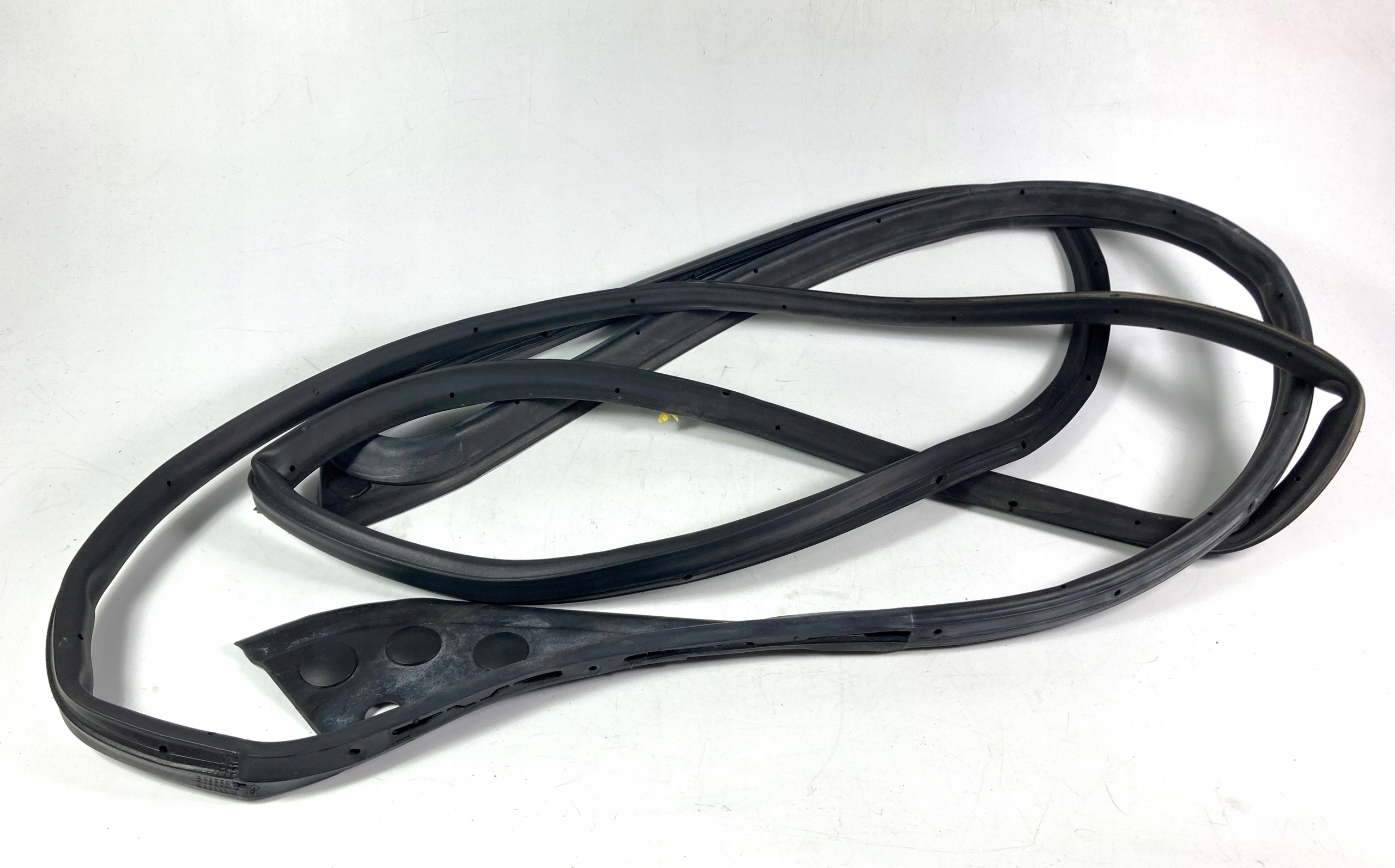 Ram 2500, 3500 gasket door right front 2019-26