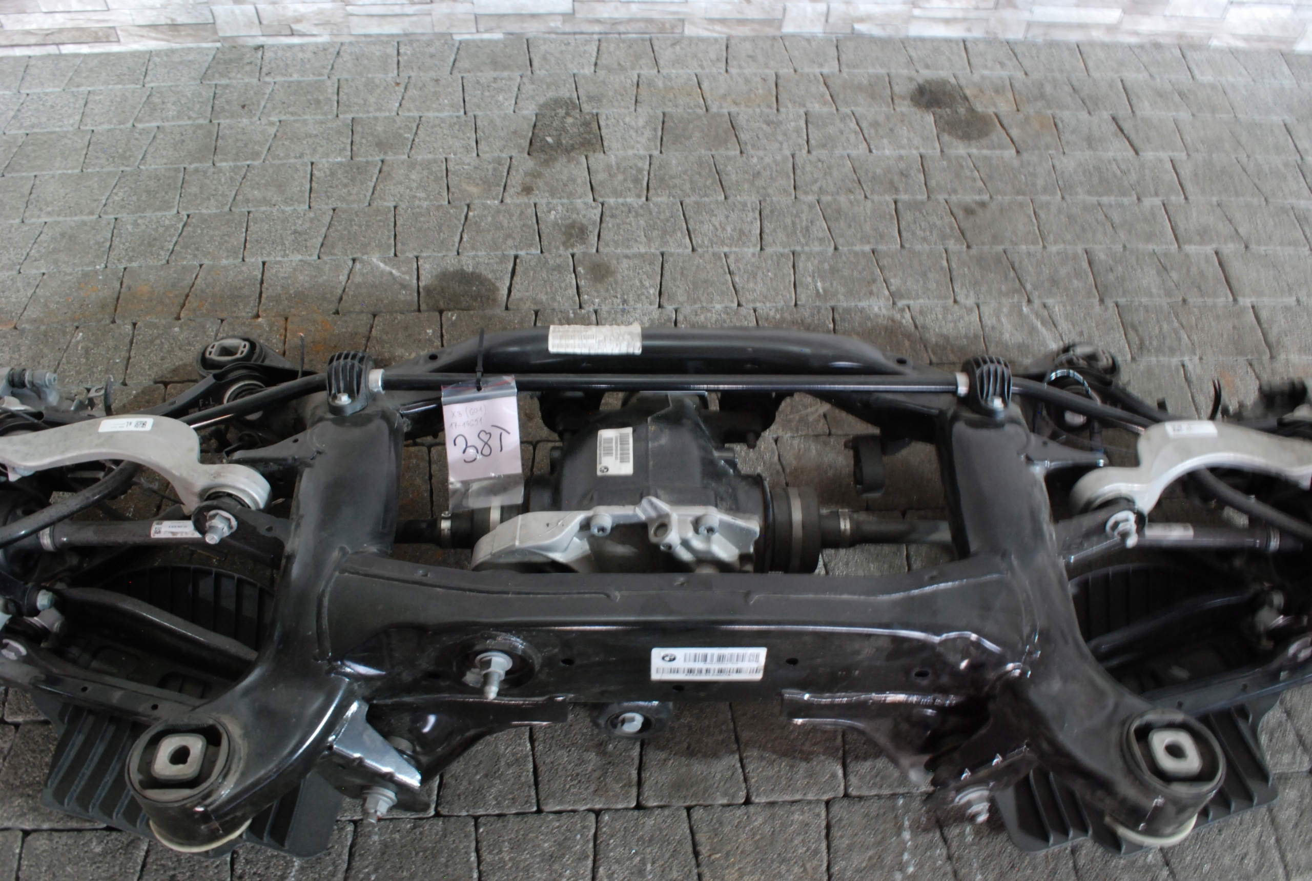 BMW X3 G01 3.0d Trawers zawieszenie belka tył 38T) Producent części BMW OE