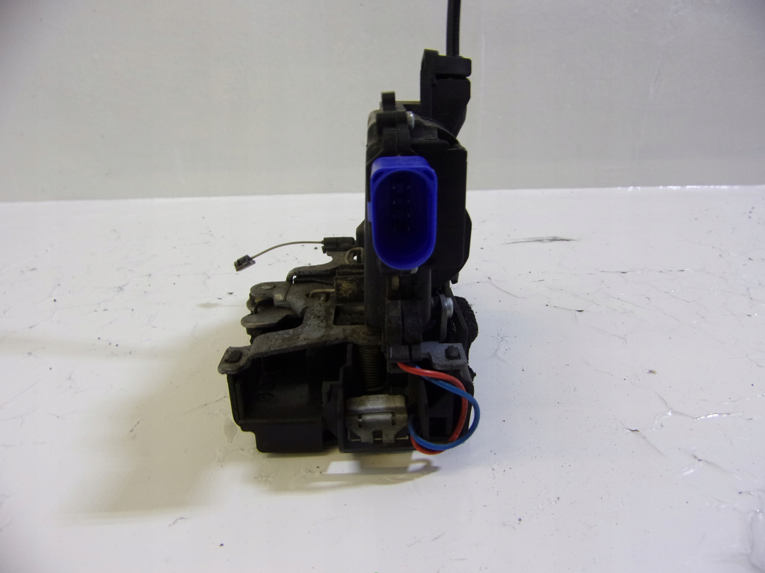 lock door CENTRALNY right front SKODA FABIA 2 8 PIN 3B2837016AB