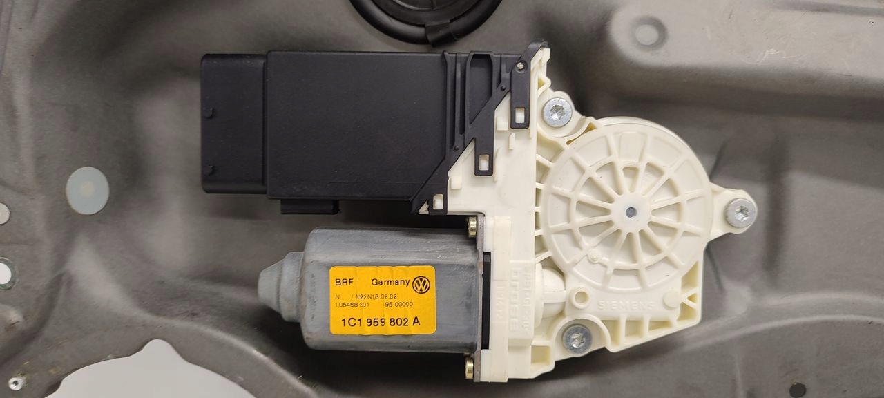 window regulator right front VW Golf IV 1,6 FSI
