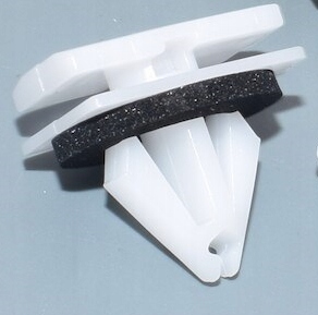 

Spinka listwy progowej Jeep Grand Cherokee WK2 11-