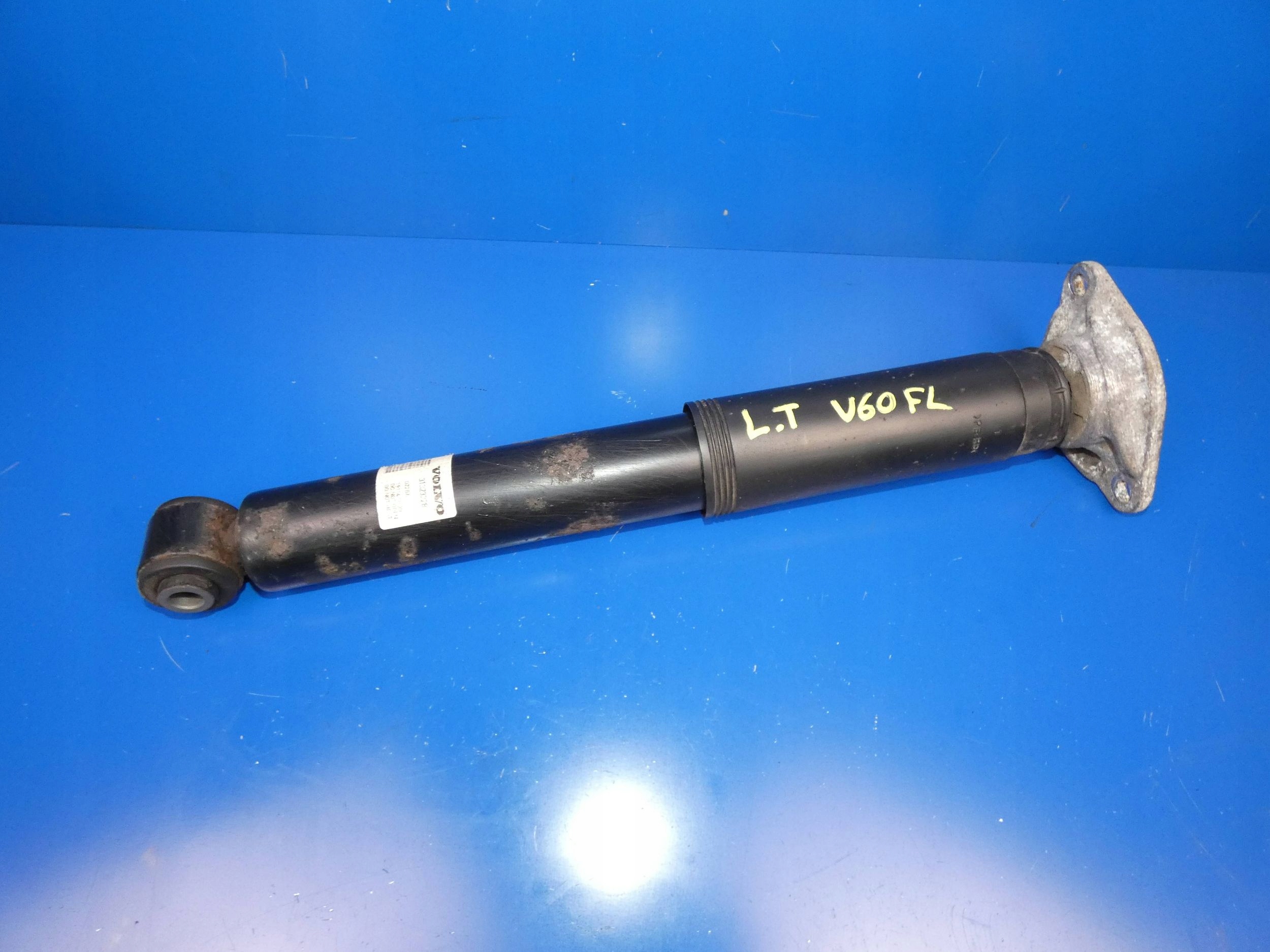 VOLVO V60 shock absorber left rear part rear