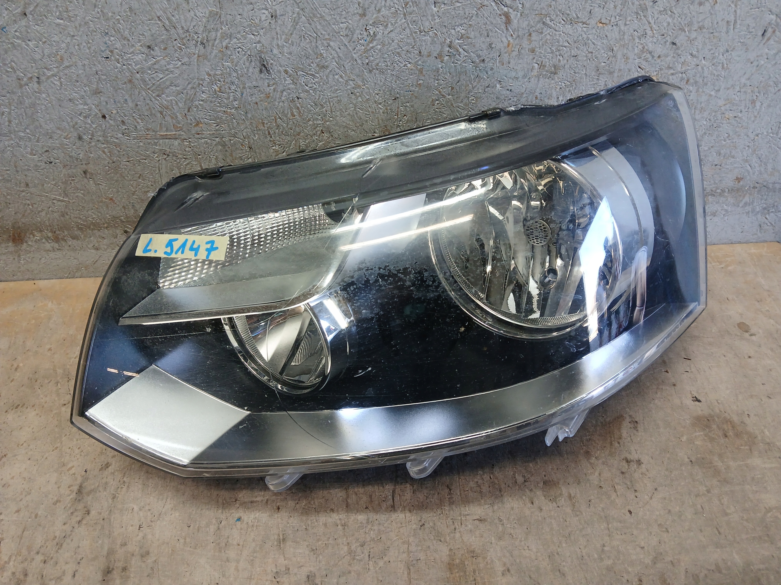 light front left VW T5 LIFT 10- 7E1941015C