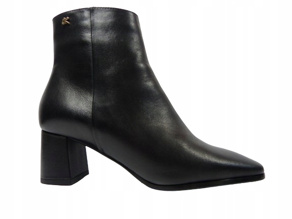 Černé klasické zateplené kotníkové boty na pohodlném podpatku, kožené boty Sala 36