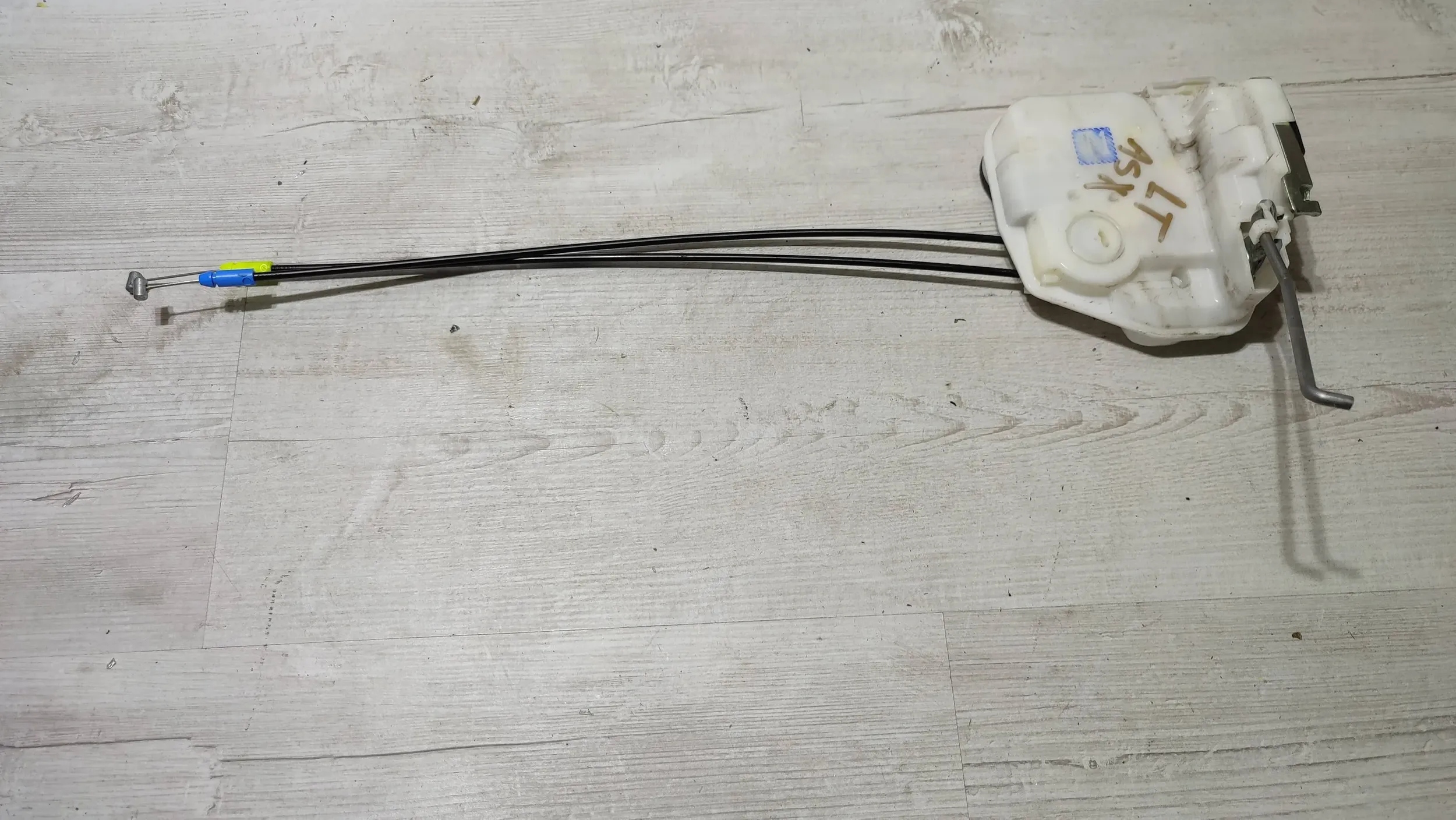 Mitsubishi ASX 18r. 1.6DiD rear part side left lock door