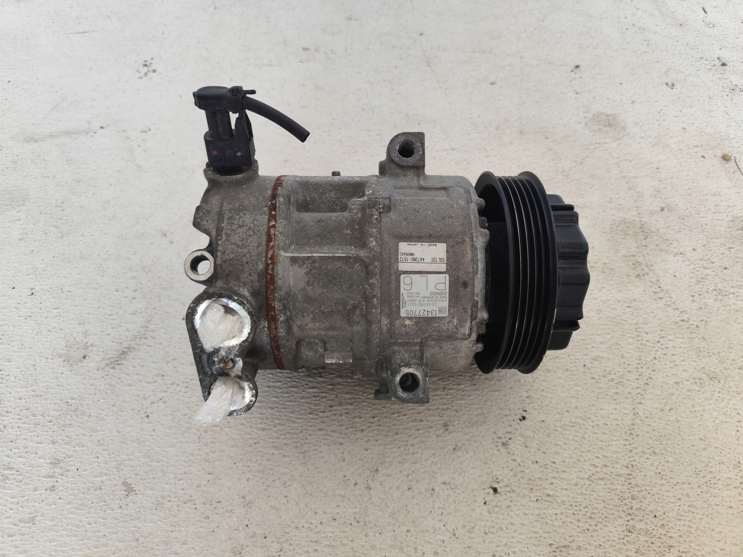 OPEL CORSA E 2015 1.0T compressor; of the air conditioning compressor 13427705