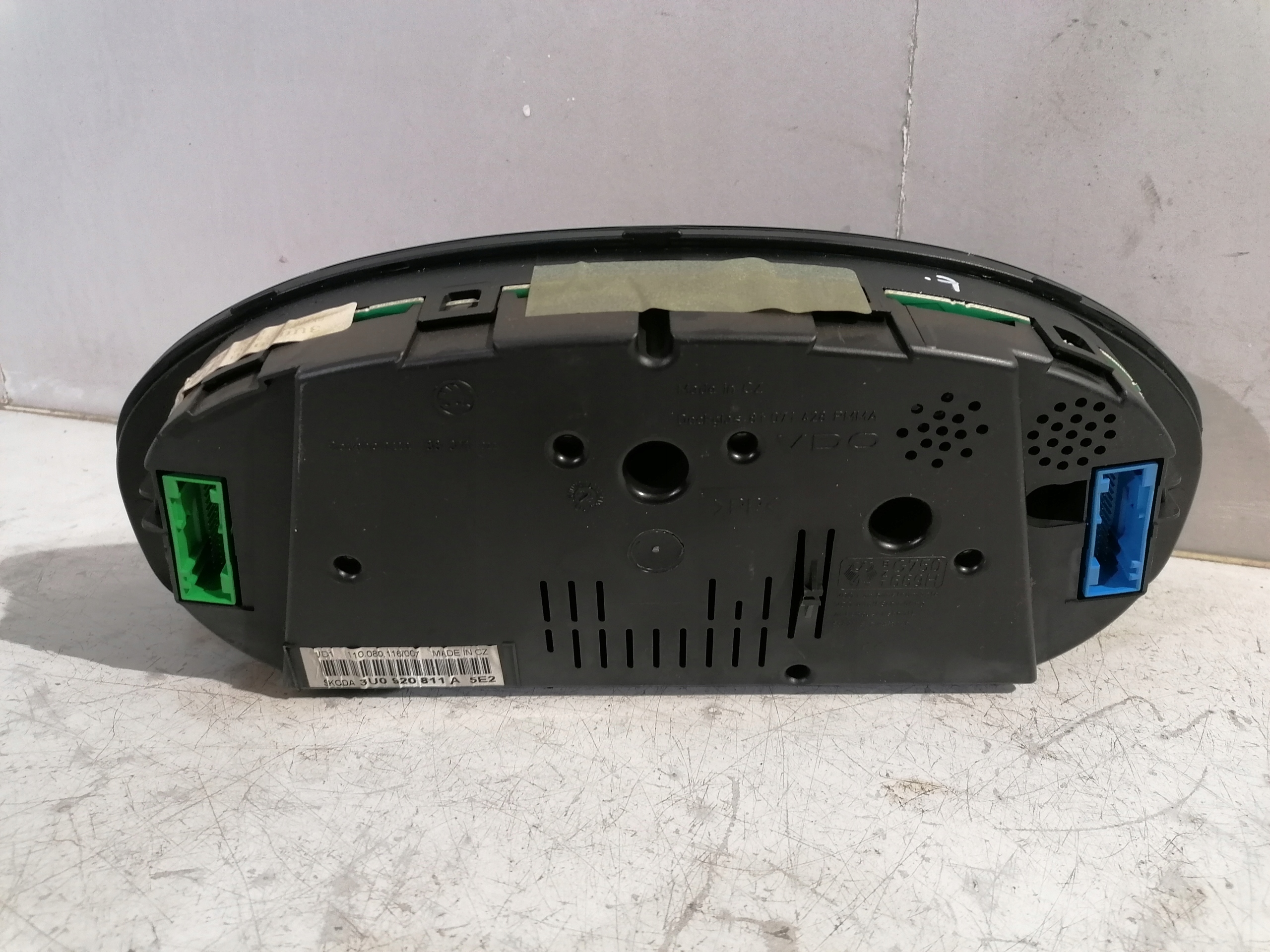 Skoda Superb and 1.9 TDI dials dials