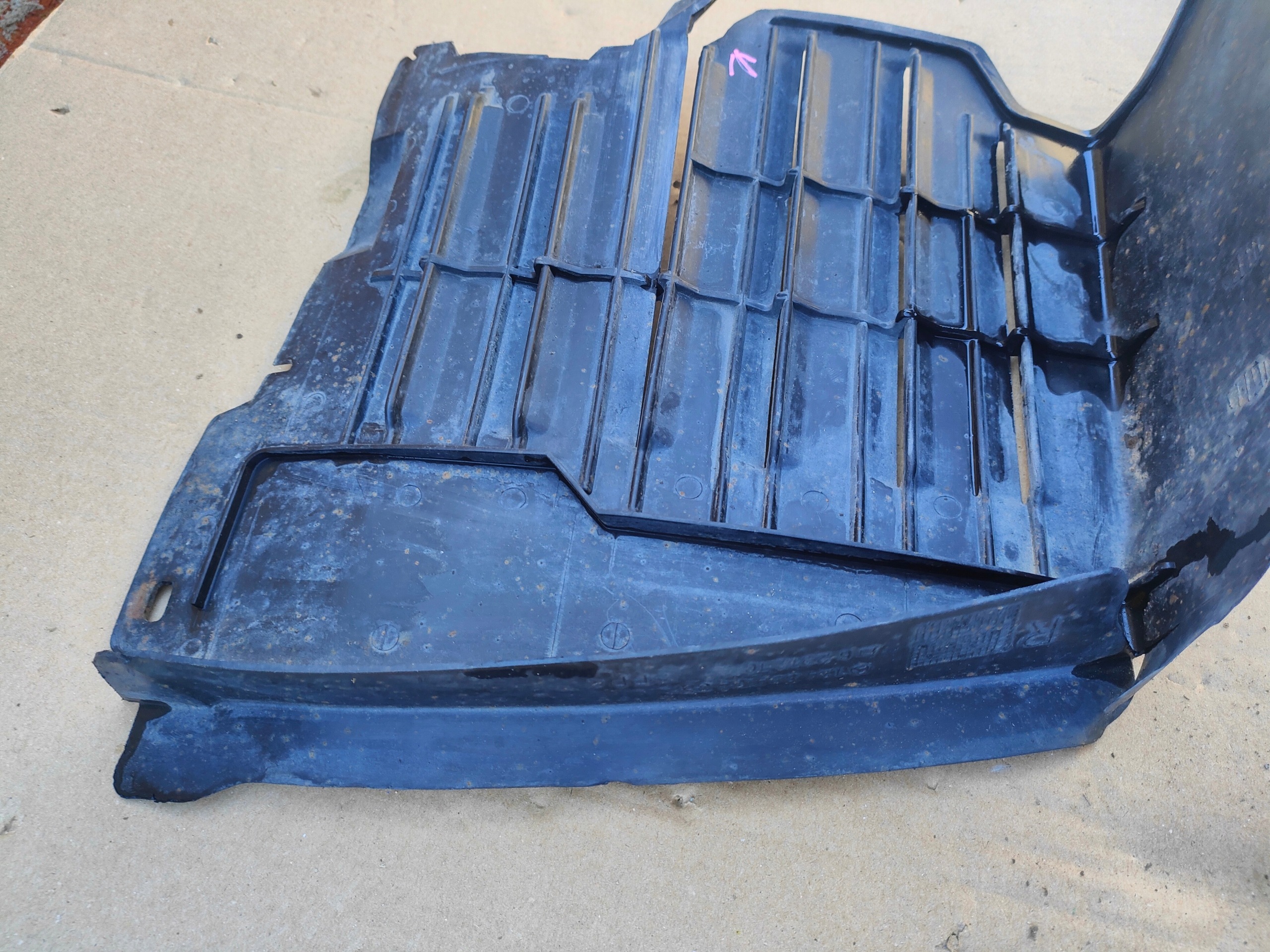 mudguard front MERCEDES W124 corner A1248840435 1248840435 front