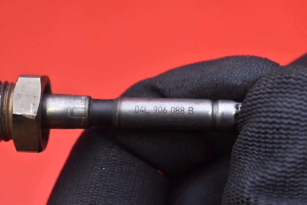 Sensor TEMPERATURY Gase 04L906088B VW GOLF 7 VII 1.6 TDI 105 KM 12-17