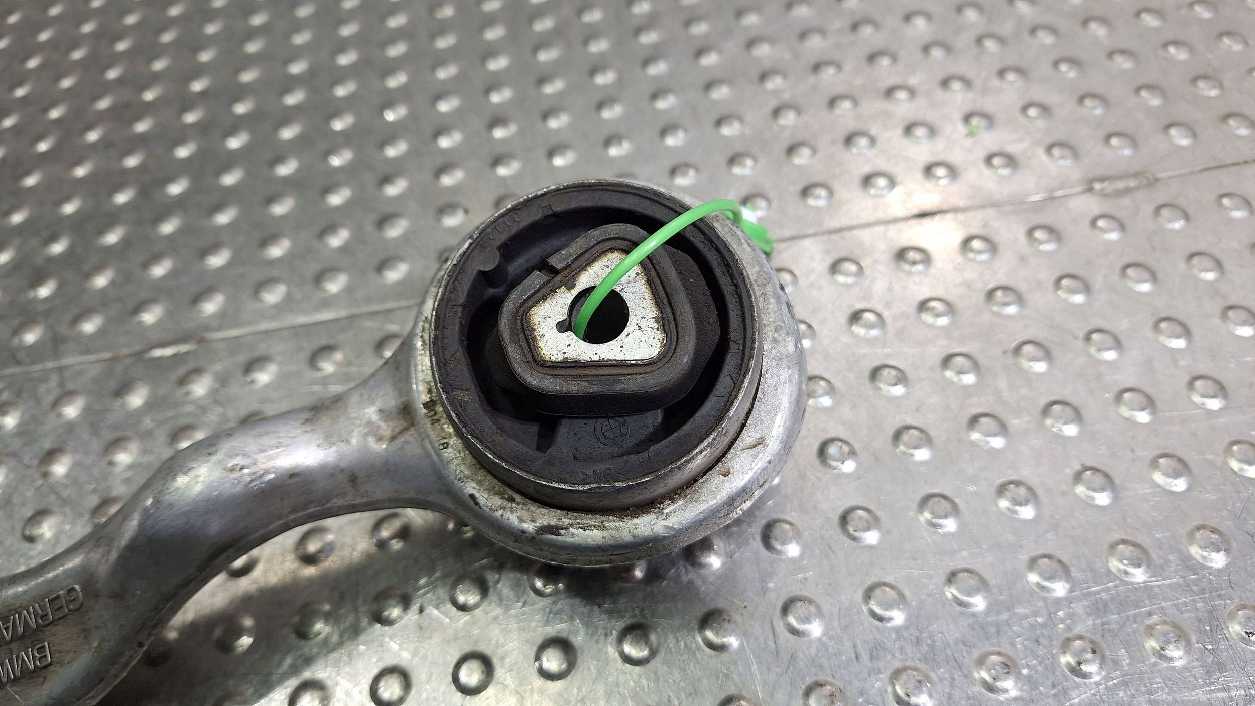 Querlenker rechts vorne 6763704 BMW E81 E82 E87 E88 E89 E90 E91 E92 E93 X1 E84