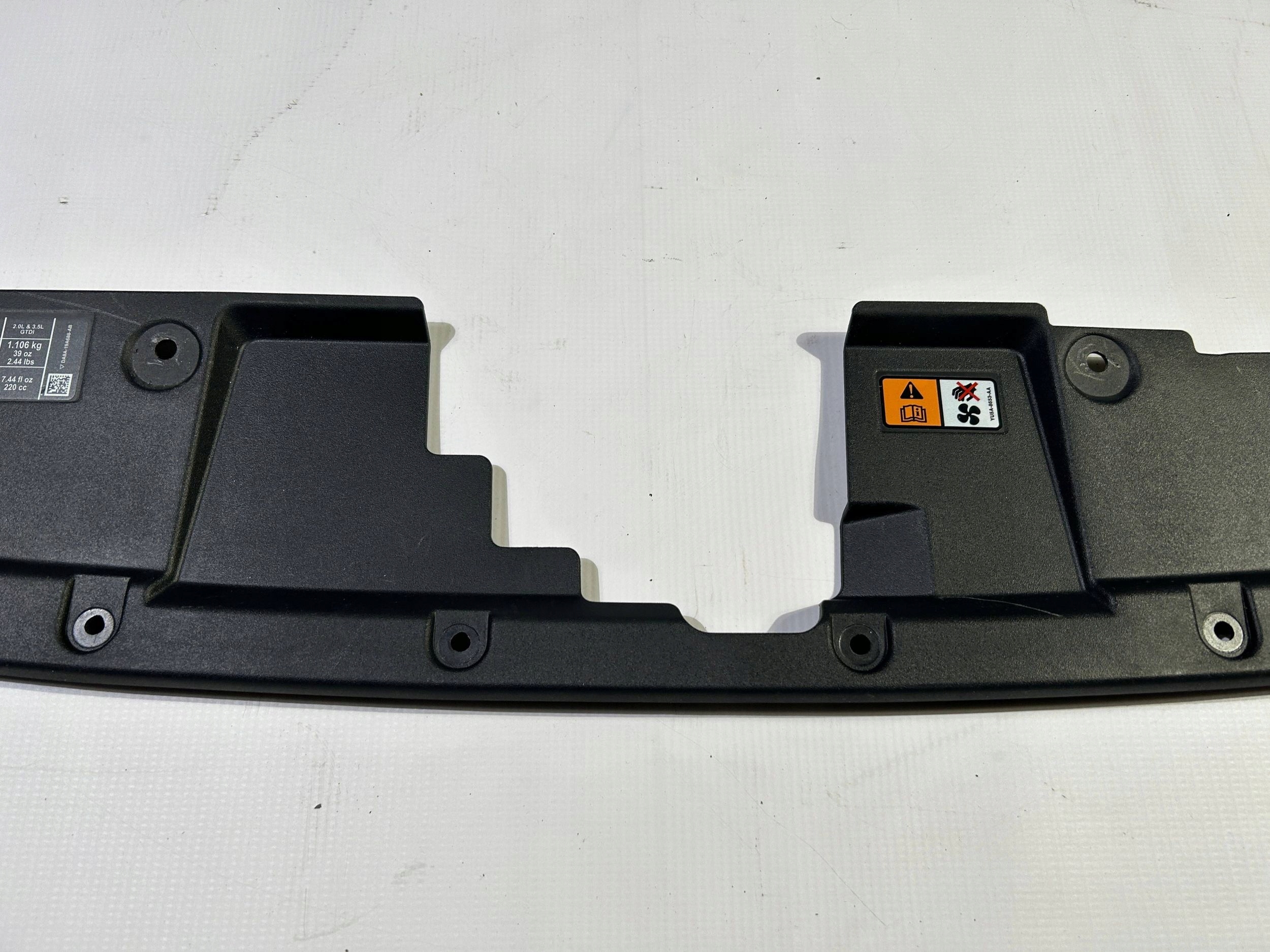 Horn kryt stěny předního chladiče Ford Flex 2013