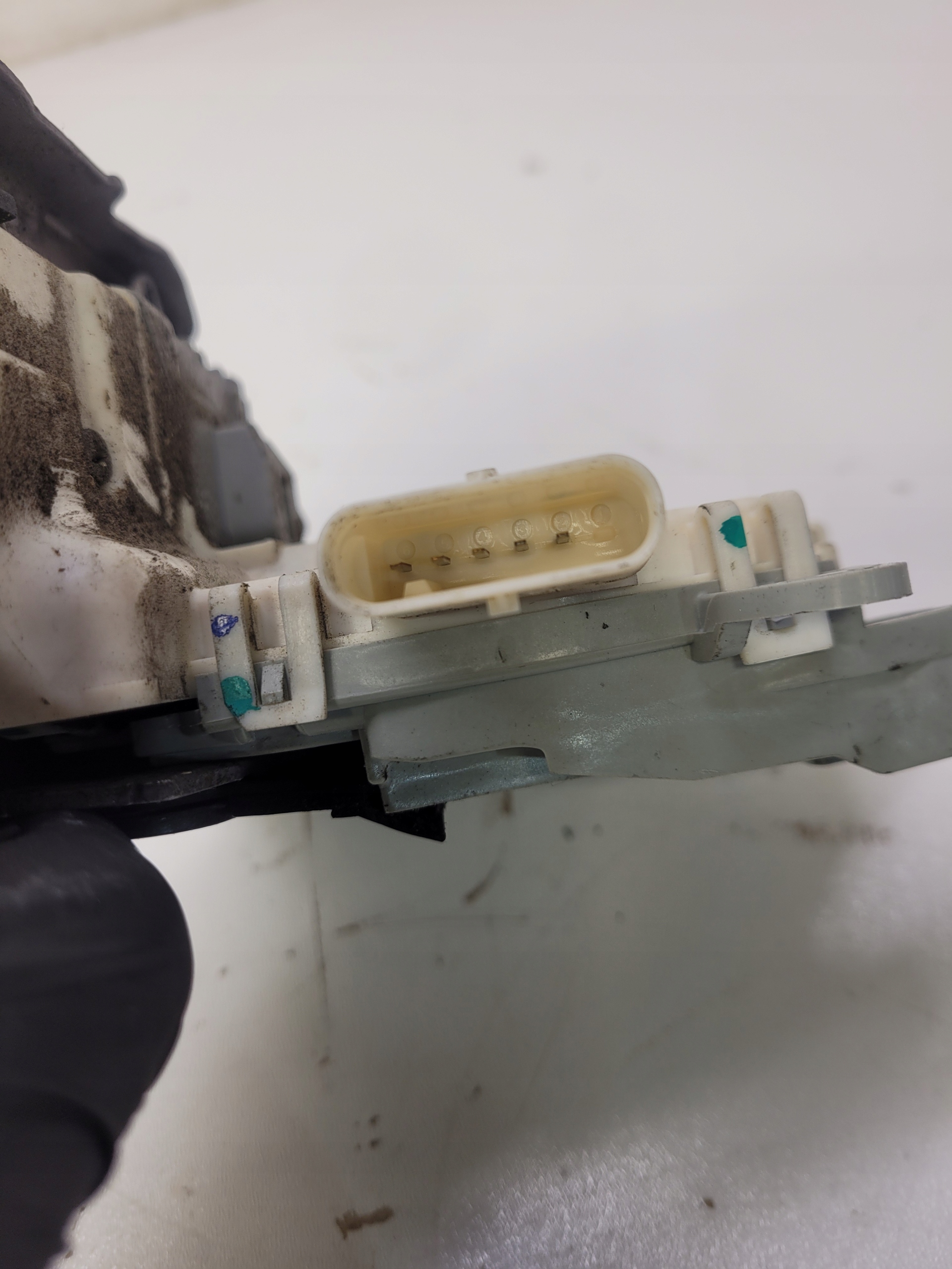 lock door right rear part AUDI A4 B8 A5 Q5 8K0839016D