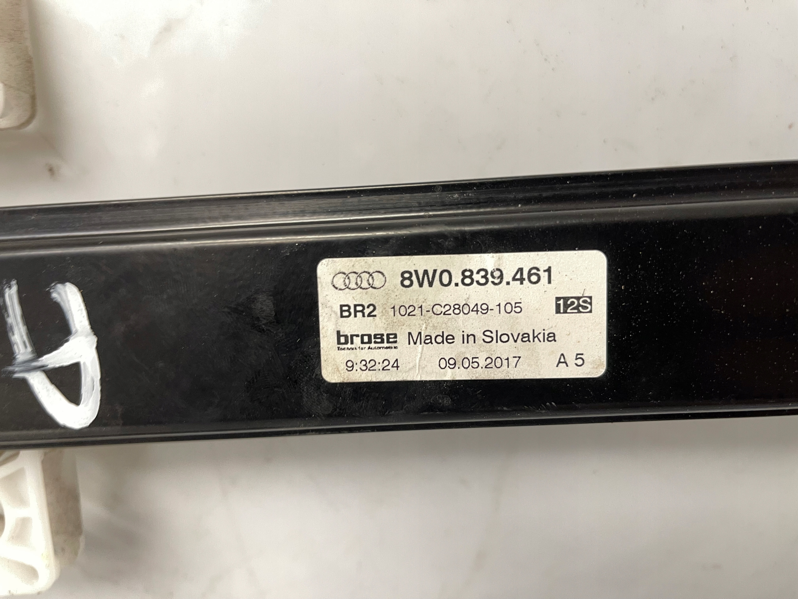 AUDI A4 B9 window regulator left rear part 8W0839461