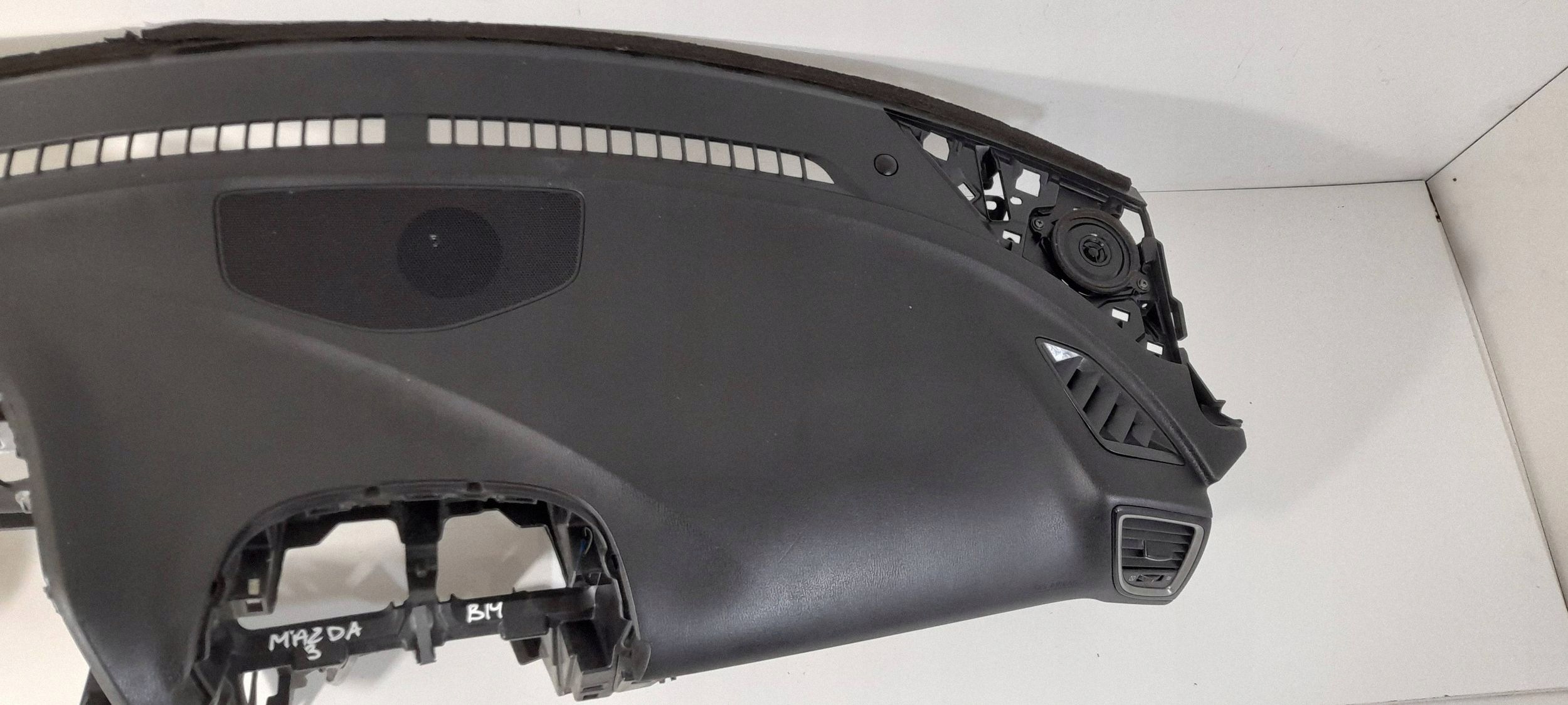 Mazda 3 BM 20213- dashboard instrument panel airbag BJS760350 (1)