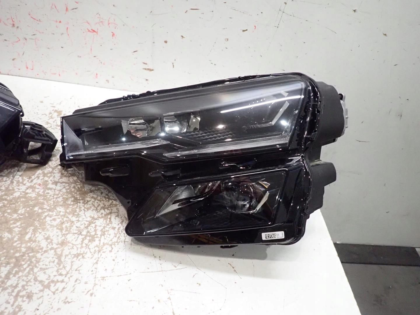 light front front left SKODA KAROQ LIFT 2021- FULL LED