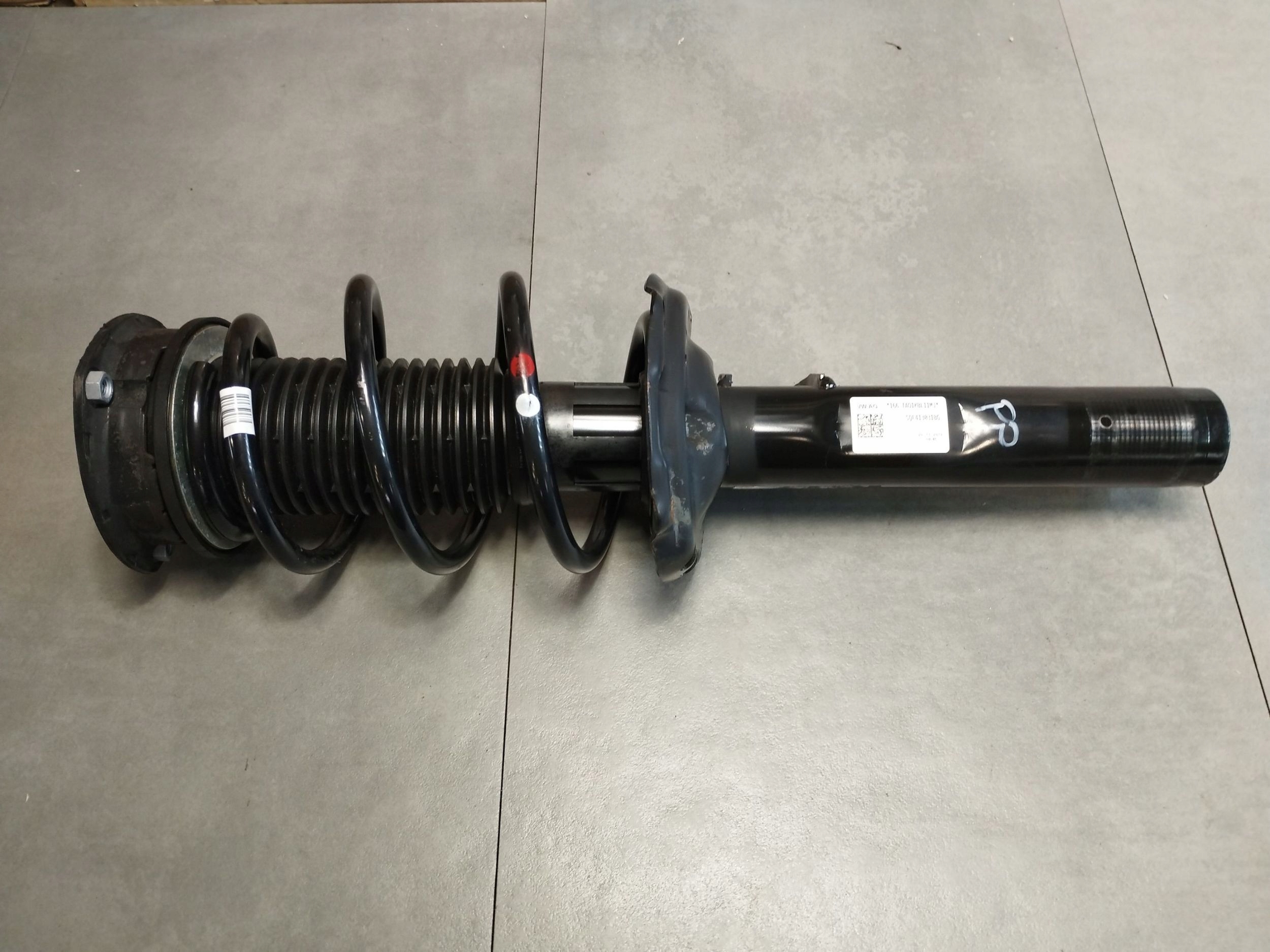 Audi Q3 F3 83A shock absorber right front 5QF413031BG