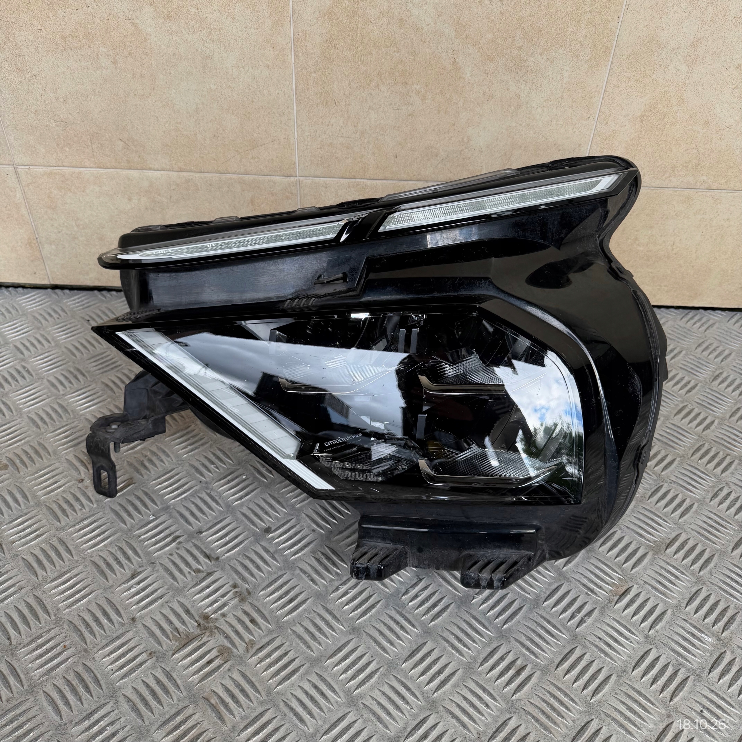 light left right lights front KOMPLET CITROEN C4 III 2021 ROK FULL LED