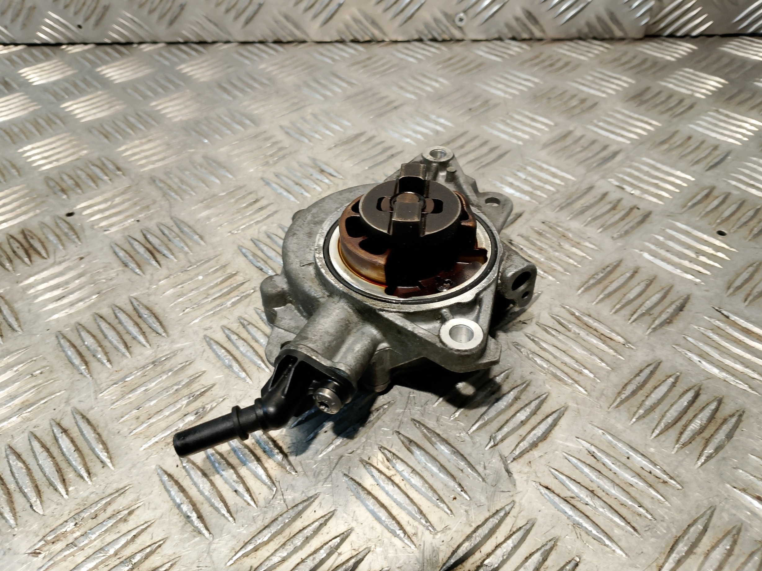 pompa VACUM WAKUM CITROEN DS3 1.4 B 7597920-02