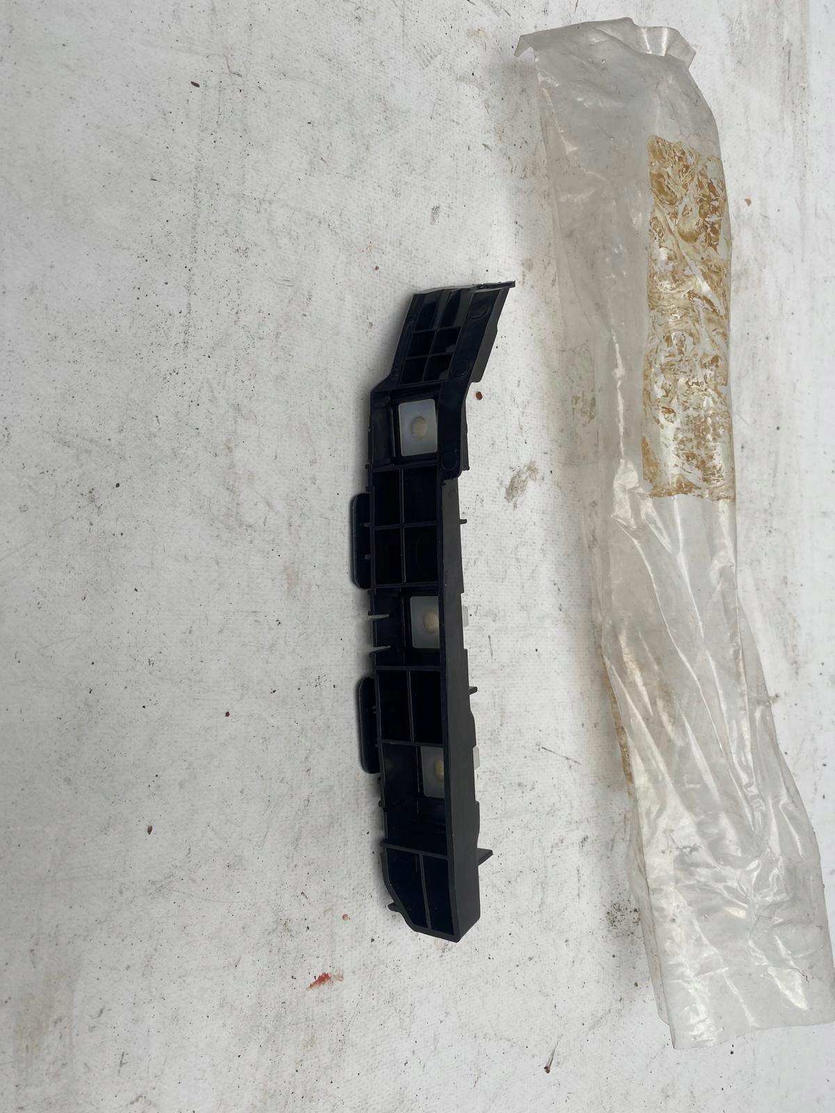 HYUNDAI I10 Support Support plaque Pare choc Gauche Arrière